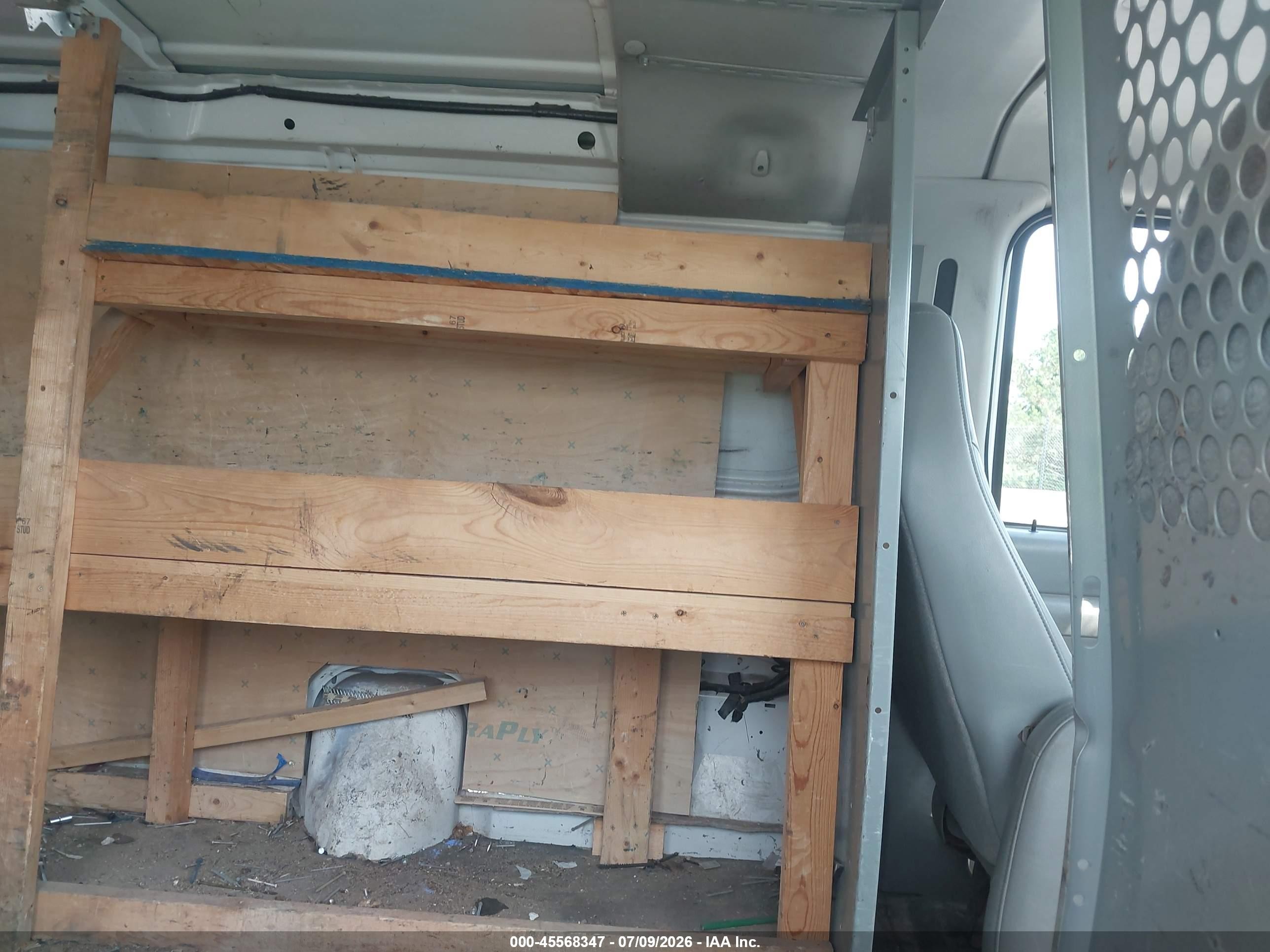 2003 Ford E-250 Commercial/recreational White vin: 1FTNE24L63HA43304