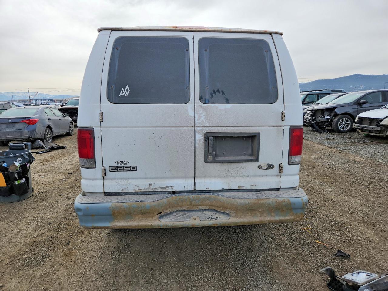 2004 Ford Econoline E250 Van White vin: 1FTNE24L64HA51713