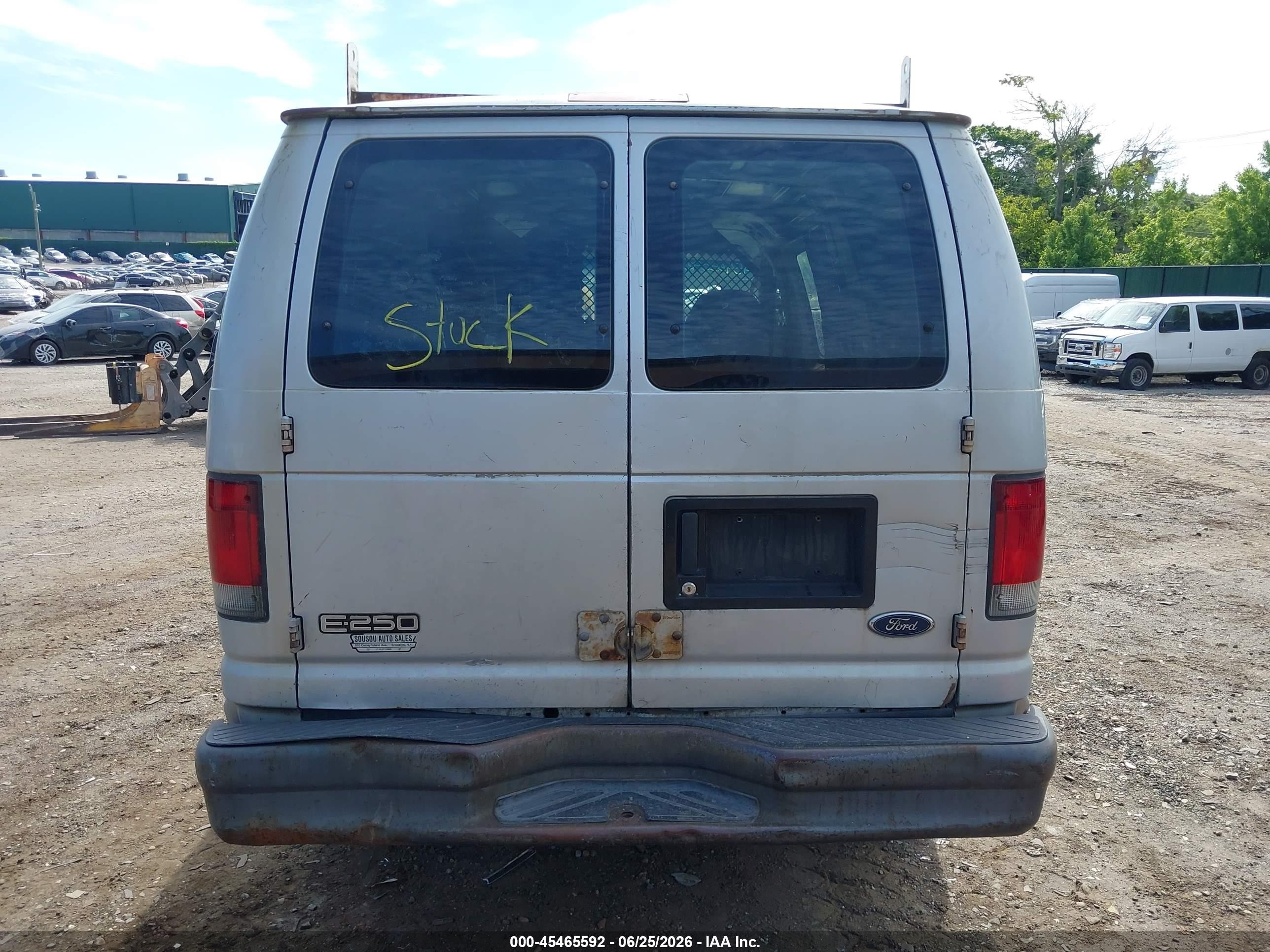 2004 Ford E-250 Commercial/recreational Gray vin: 1FTNE24L64HB18729