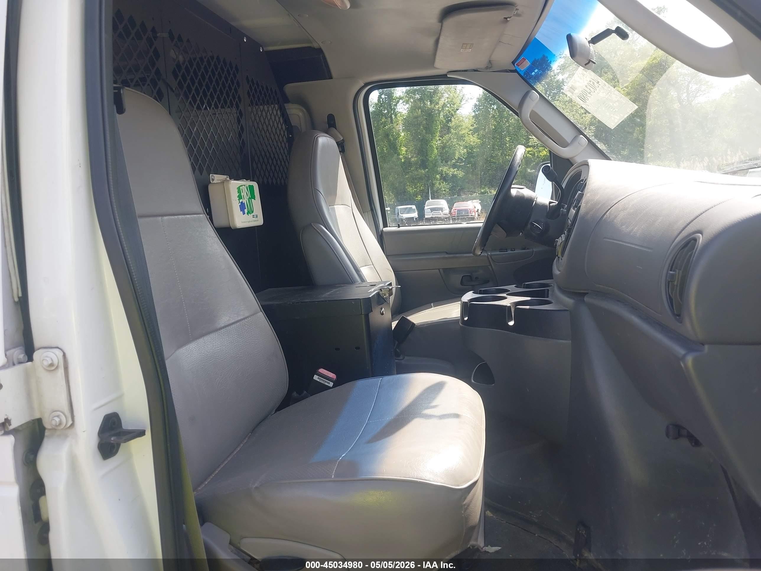 2006 Ford E-250 Commercial/recreational White vin: 1FTNE24L66DB16473