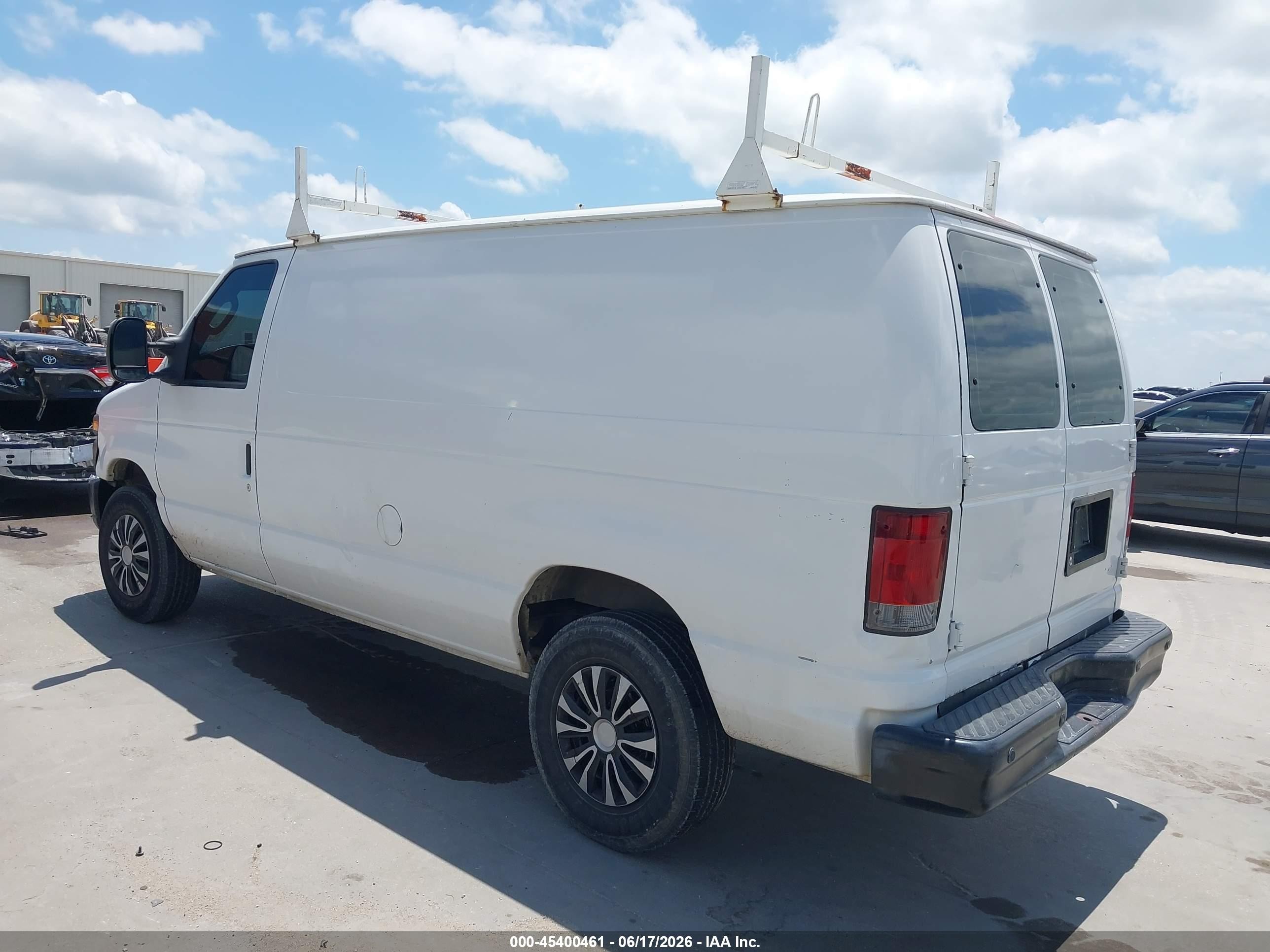 2008 Ford E-250 Commercial/recreational White vin: 1FTNE24L68DB55888