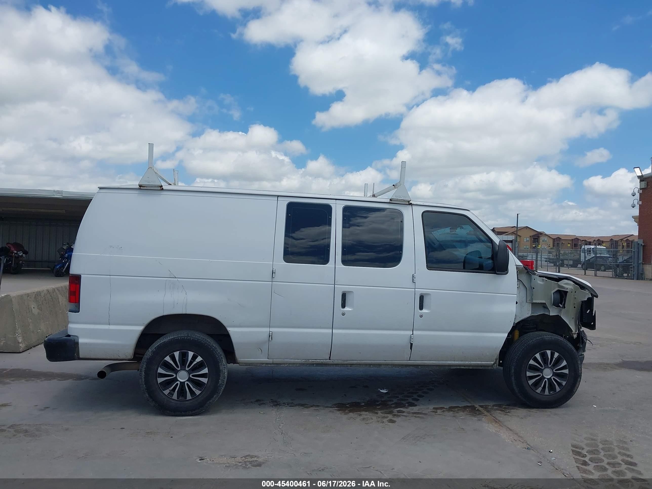 2008 Ford E-250 Commercial/recreational White vin: 1FTNE24L68DB55888