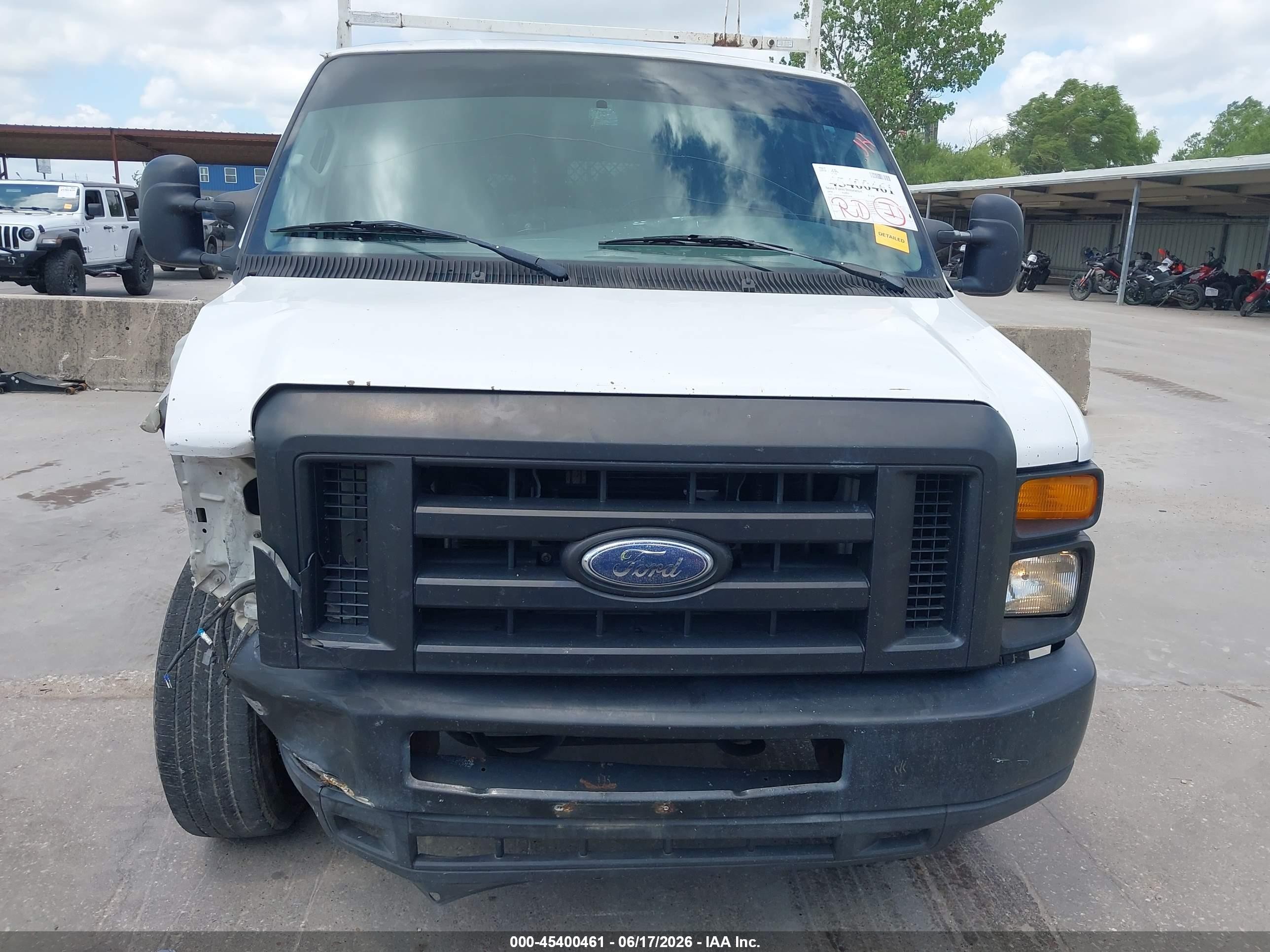 2008 Ford E-250 Commercial/recreational White vin: 1FTNE24L68DB55888