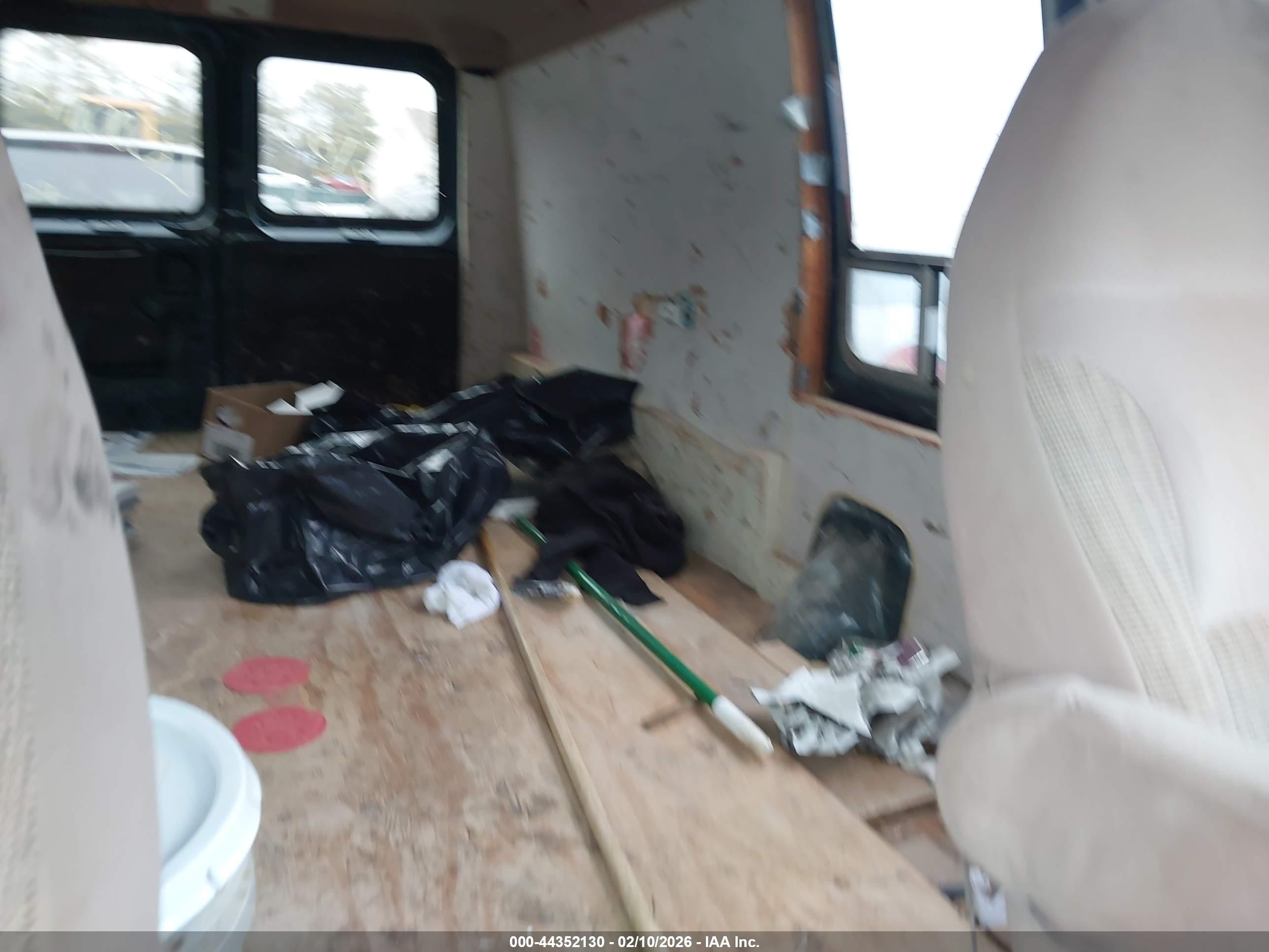 1998 Ford E-250 Commercial/recreational Green vin: 1FTNE24L6WHB39034