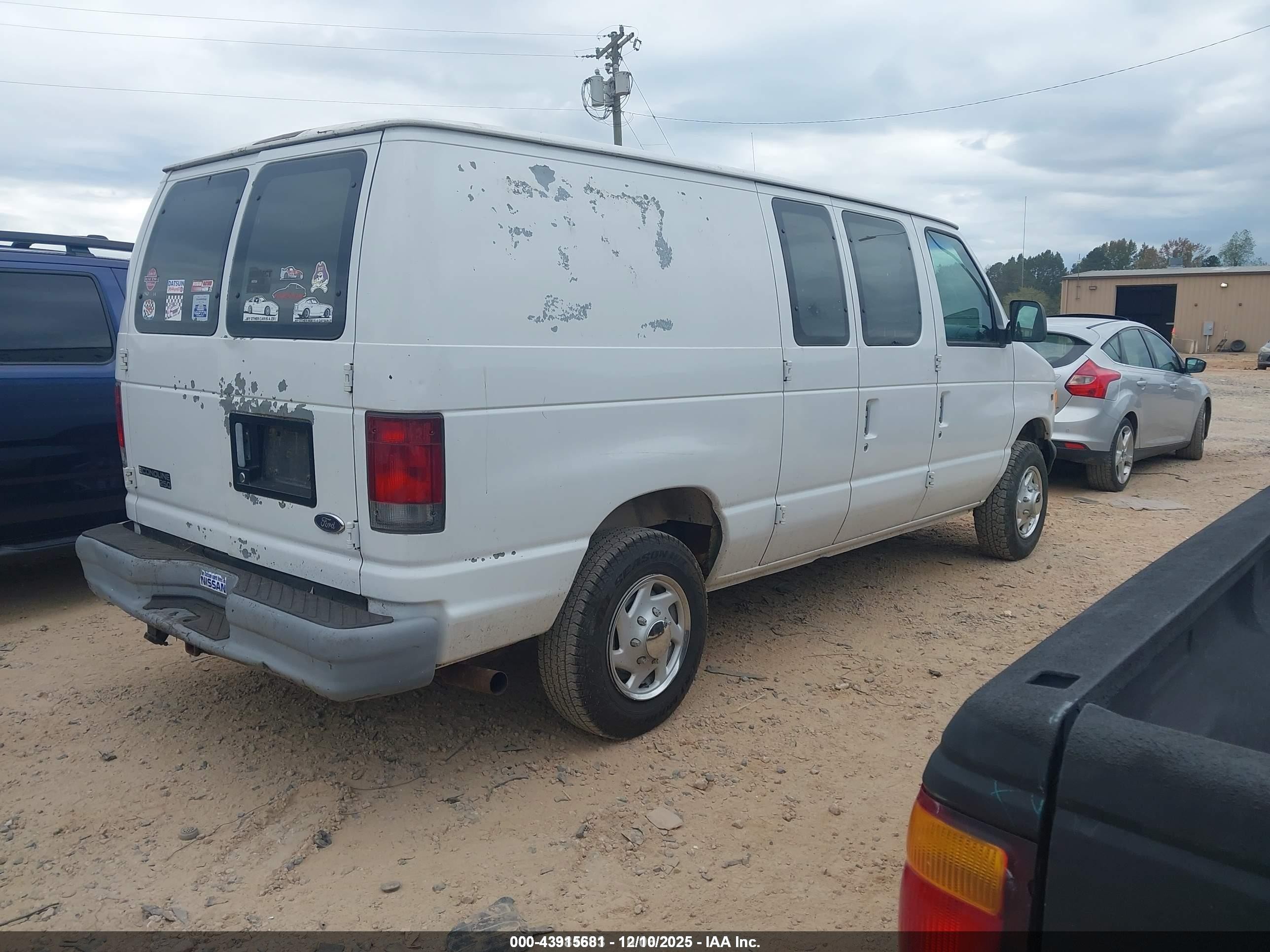 1998 Ford E-250 Commercial/recreational White vin: 1FTNE24L6WHB51829