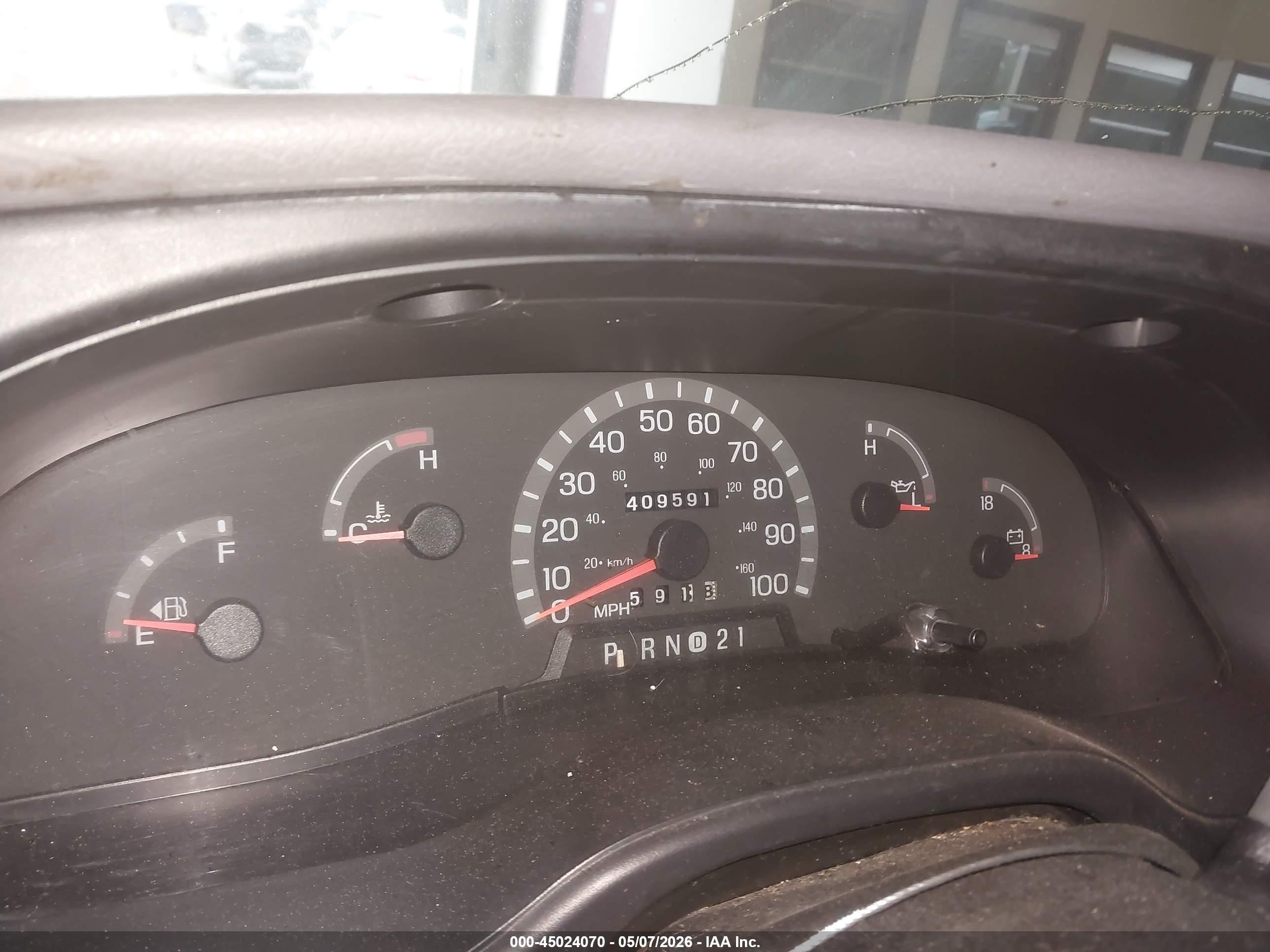 2000 Ford E-250 Commercial/recreational White vin: 1FTNE24L6YHA48106