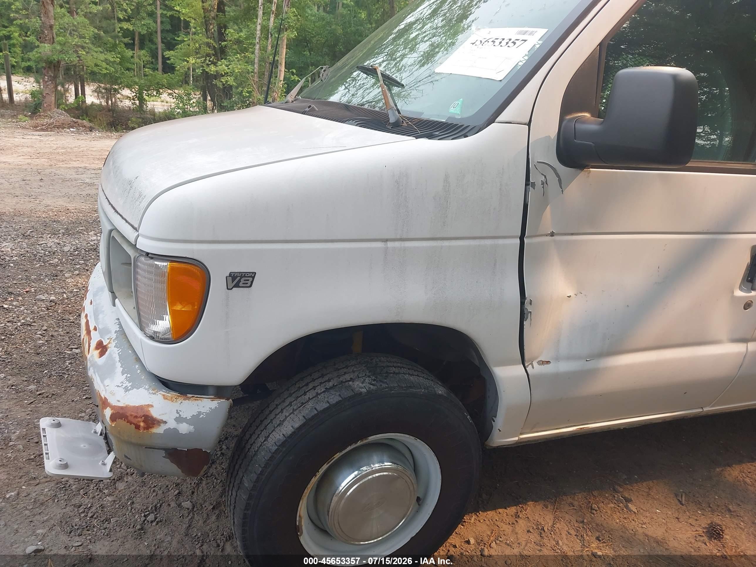 2002 Ford E-250 Commercial/recreational White vin: 1FTNE24L72HB37691
