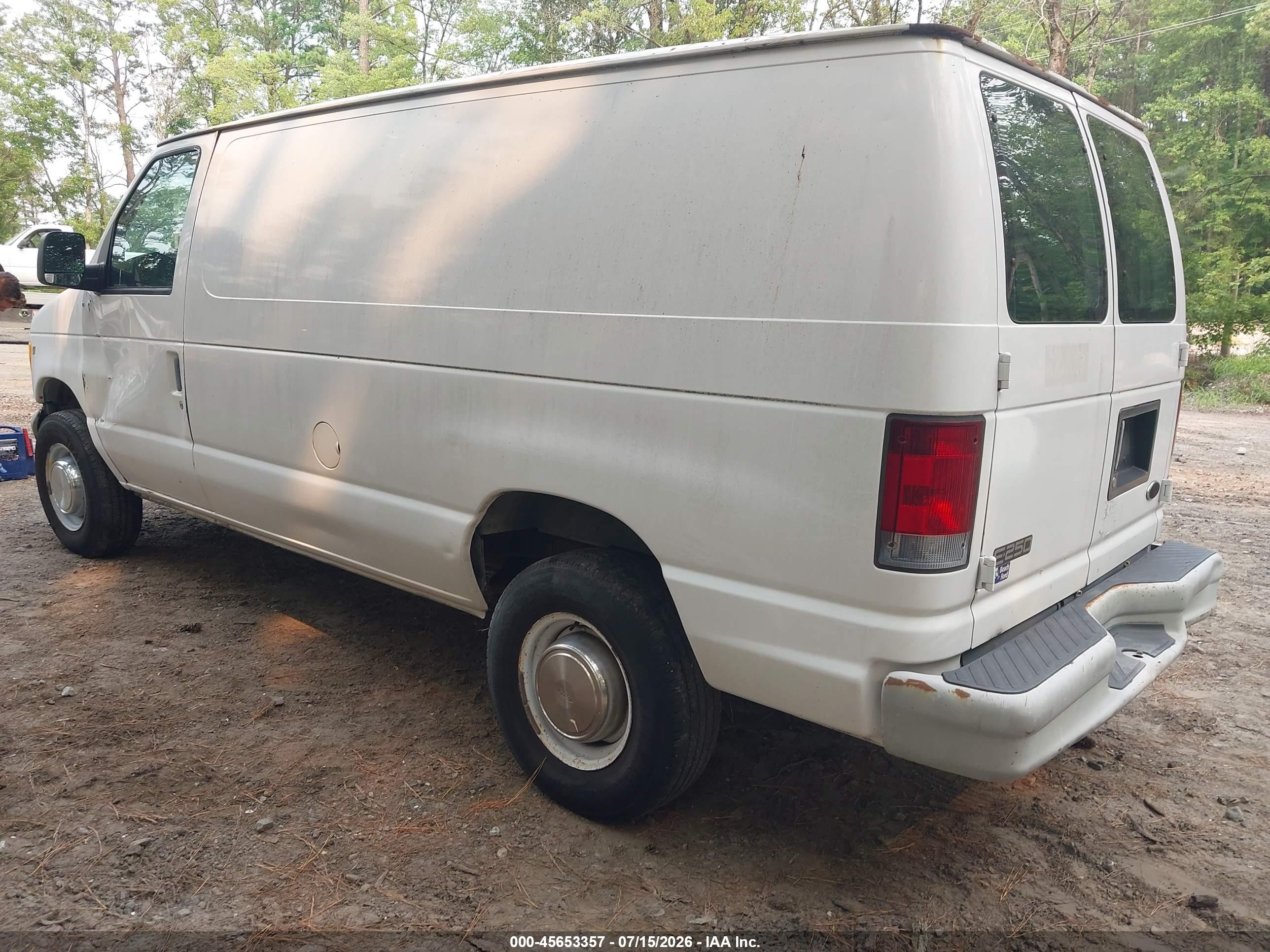 2002 Ford E-250 Commercial/recreational White vin: 1FTNE24L72HB37691