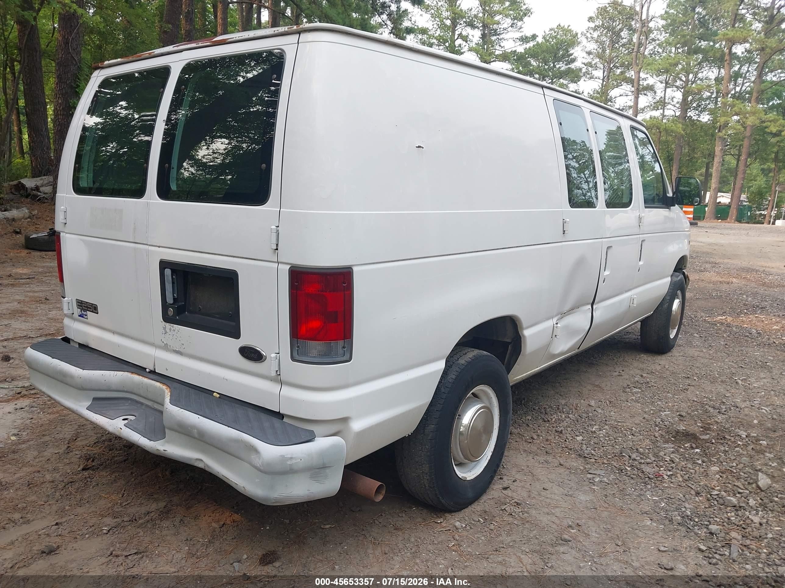 2002 Ford E-250 Commercial/recreational White vin: 1FTNE24L72HB37691