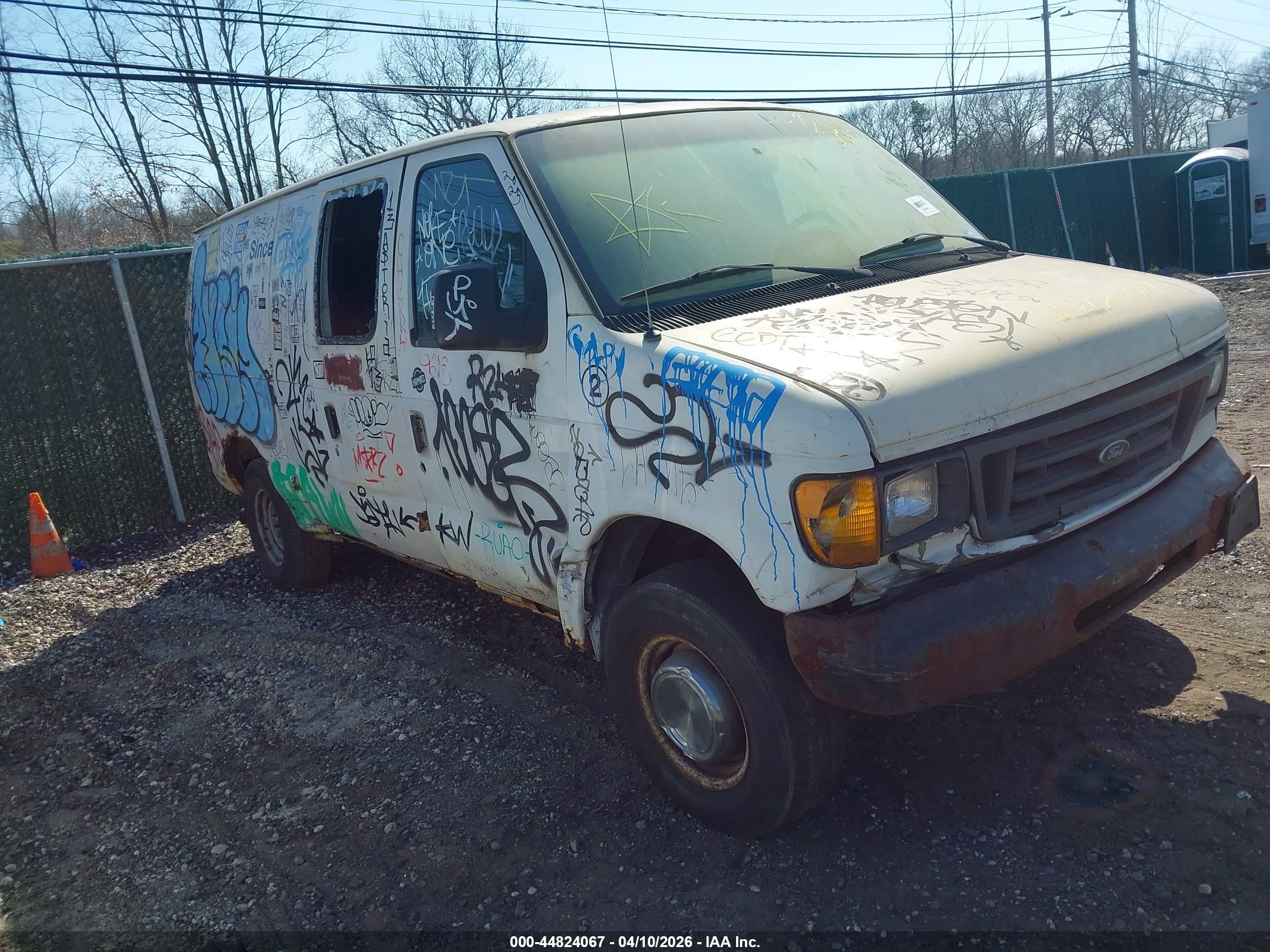 2003 Ford E-250 Commercial/recreational White vin: 1FTNE24L73HB87279