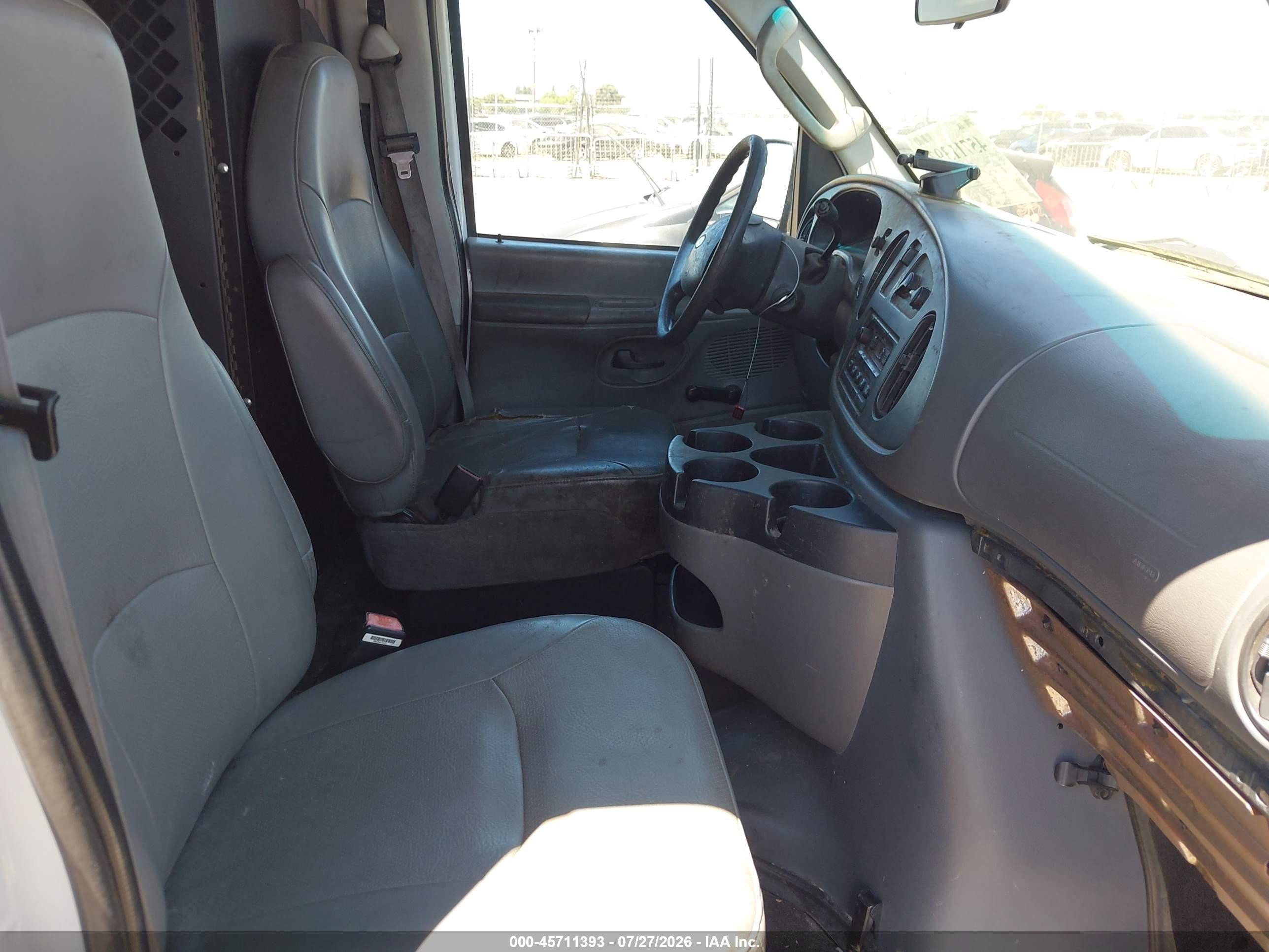 2006 Ford E-250 Commercial/recreational Белый vin: 1FTNE24L76DA22134