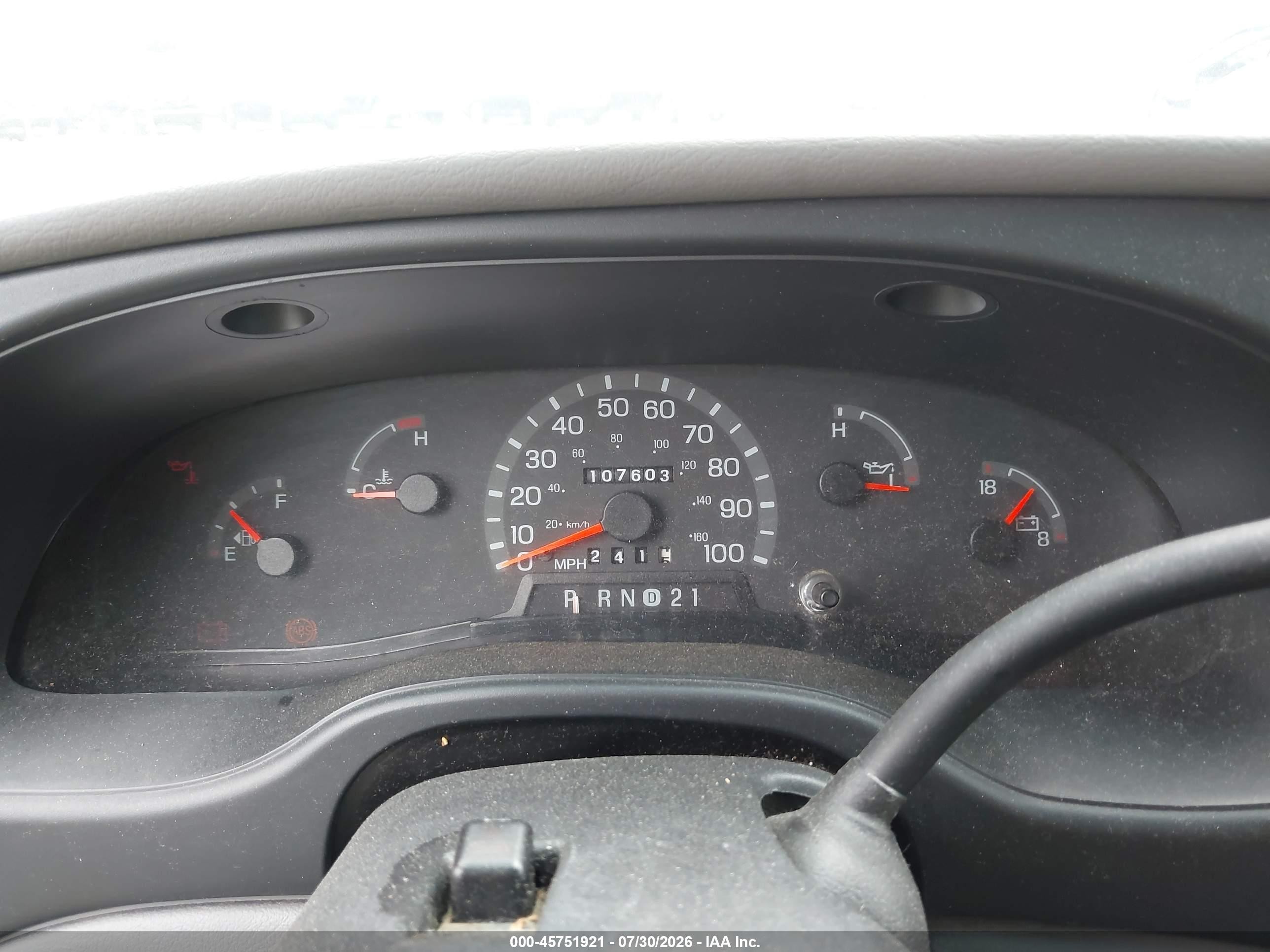 2001 Ford E-250 Commercial/recreational Green vin: 1FTNE24L81HB57625