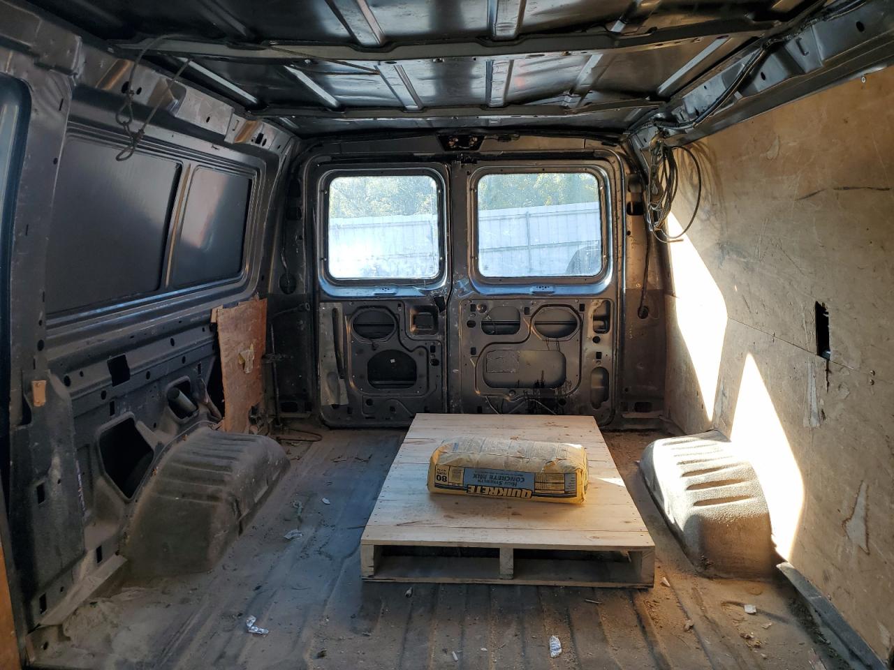 2004 Ford Econoline E250 Van Угольный vin: 1FTNE24L84HB43759