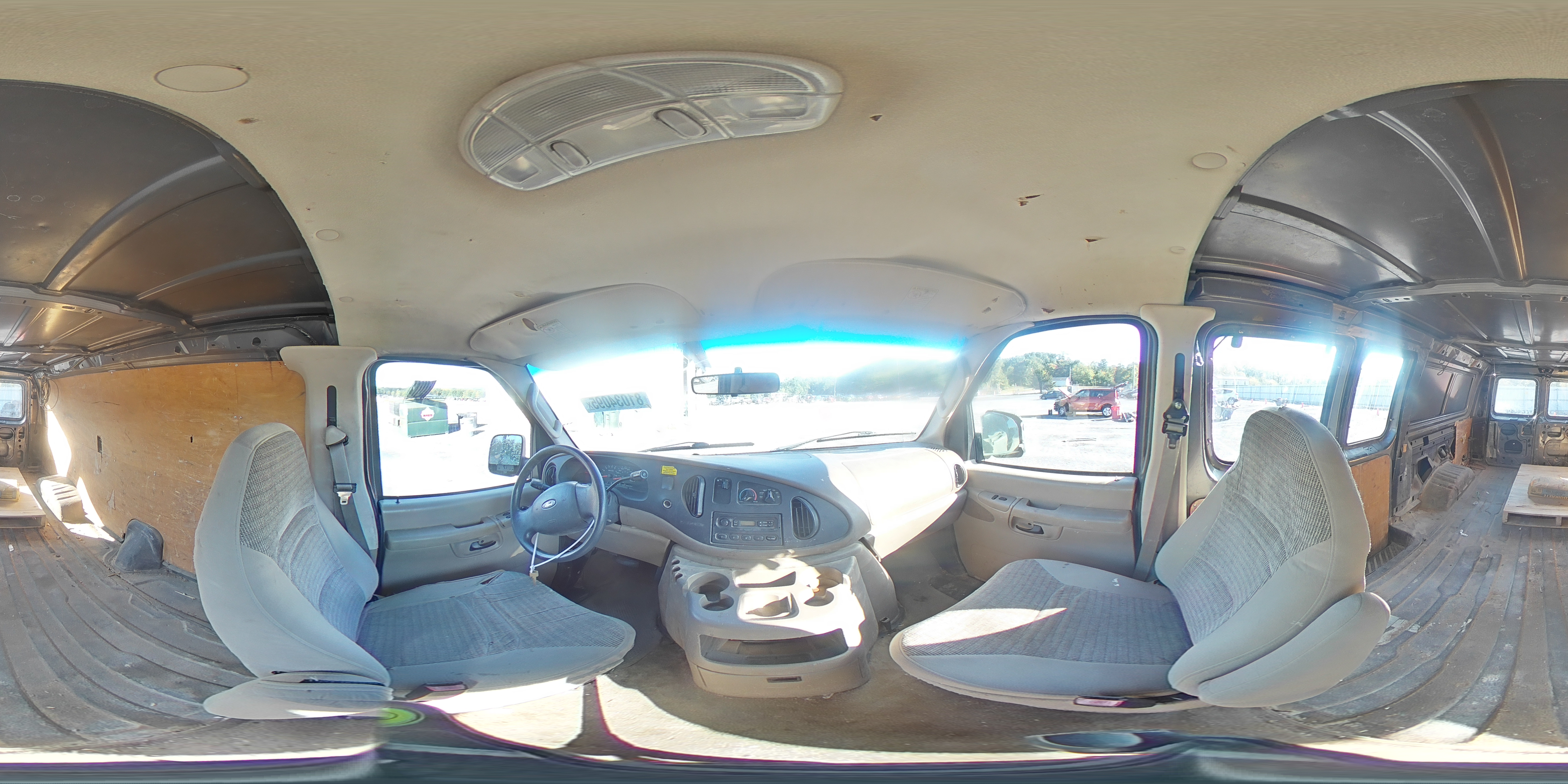 2004 Ford Econoline E250 Van Угольный vin: 1FTNE24L84HB43759