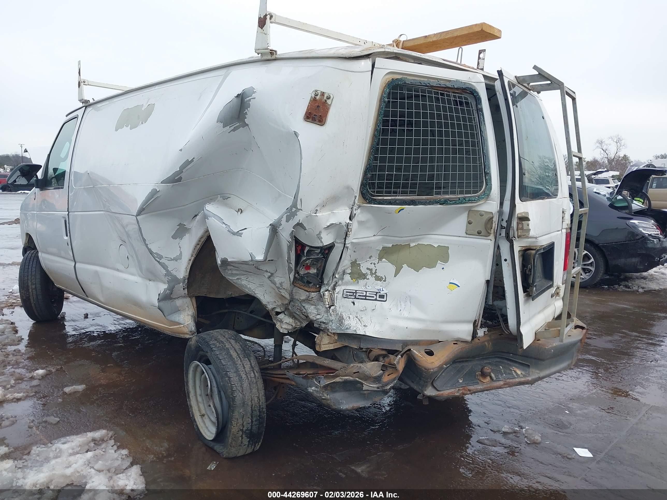 2005 Ford E-250 Commercial/recreational White vin: 1FTNE24L85HA56428