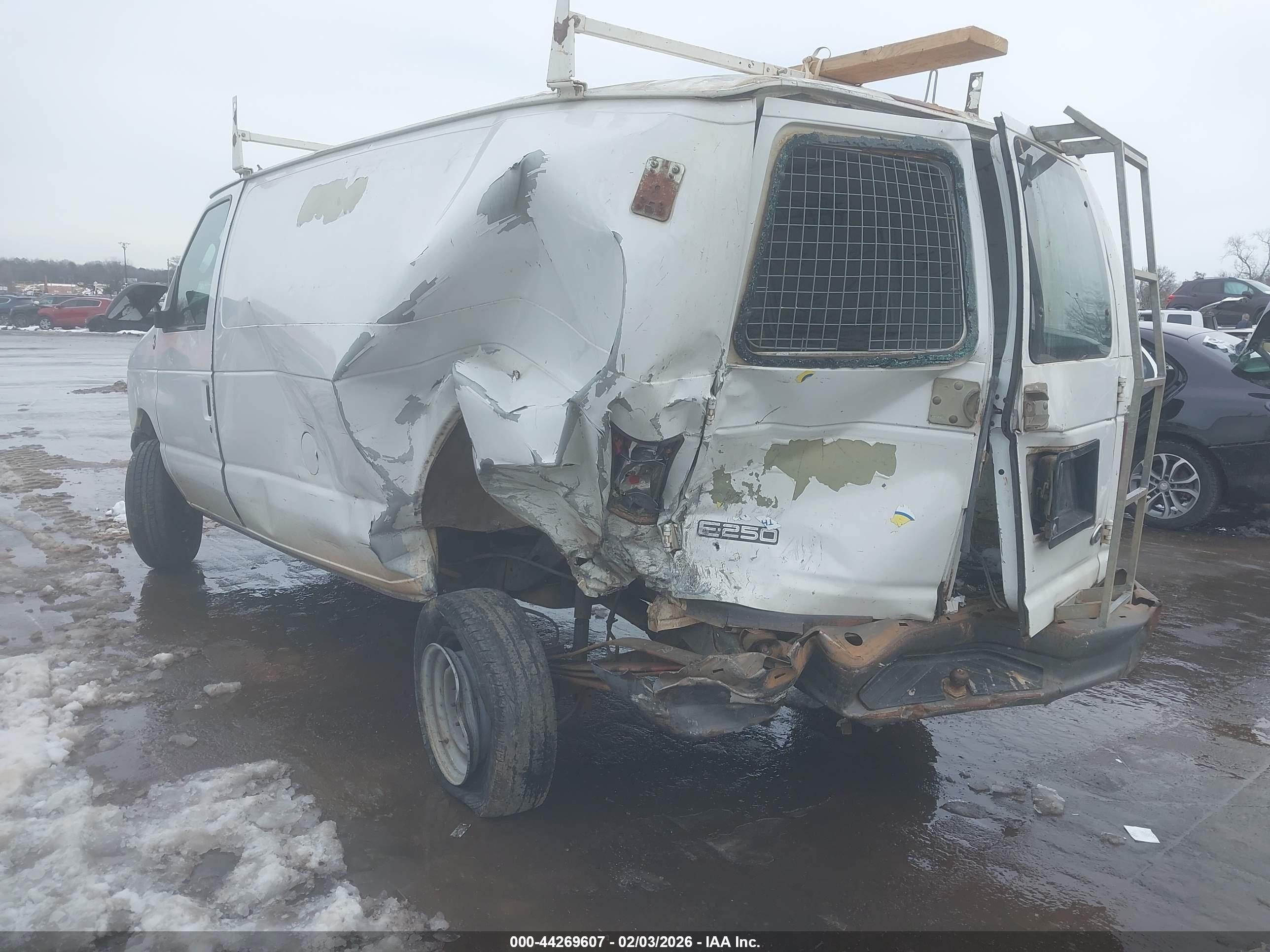 2005 Ford E-250 Commercial/recreational White vin: 1FTNE24L85HA56428