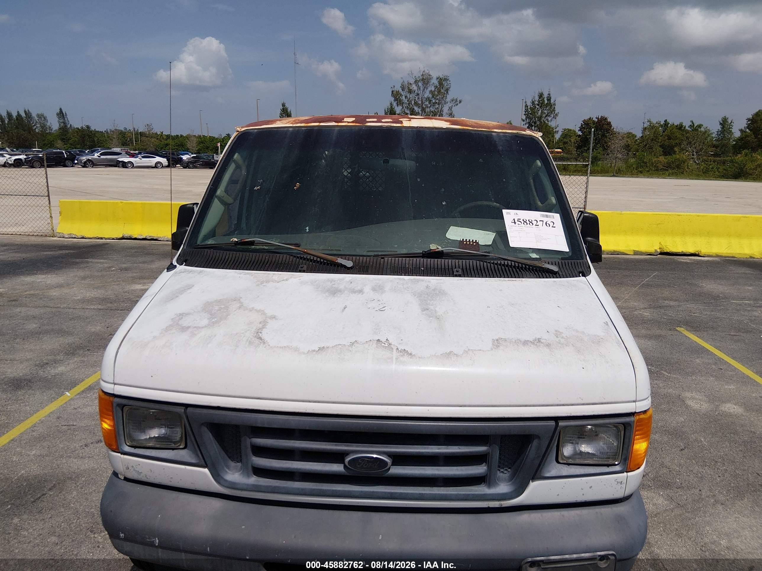 2005 Ford E-250 Commercial/recreational White vin: 1FTNE24L85HB25490