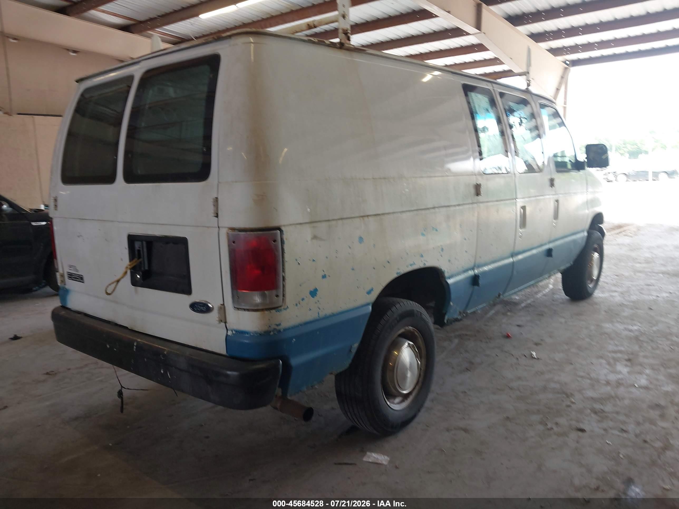 1999 Ford E-250 Commercial/recreational White vin: 1FTNE24L8XHC02801