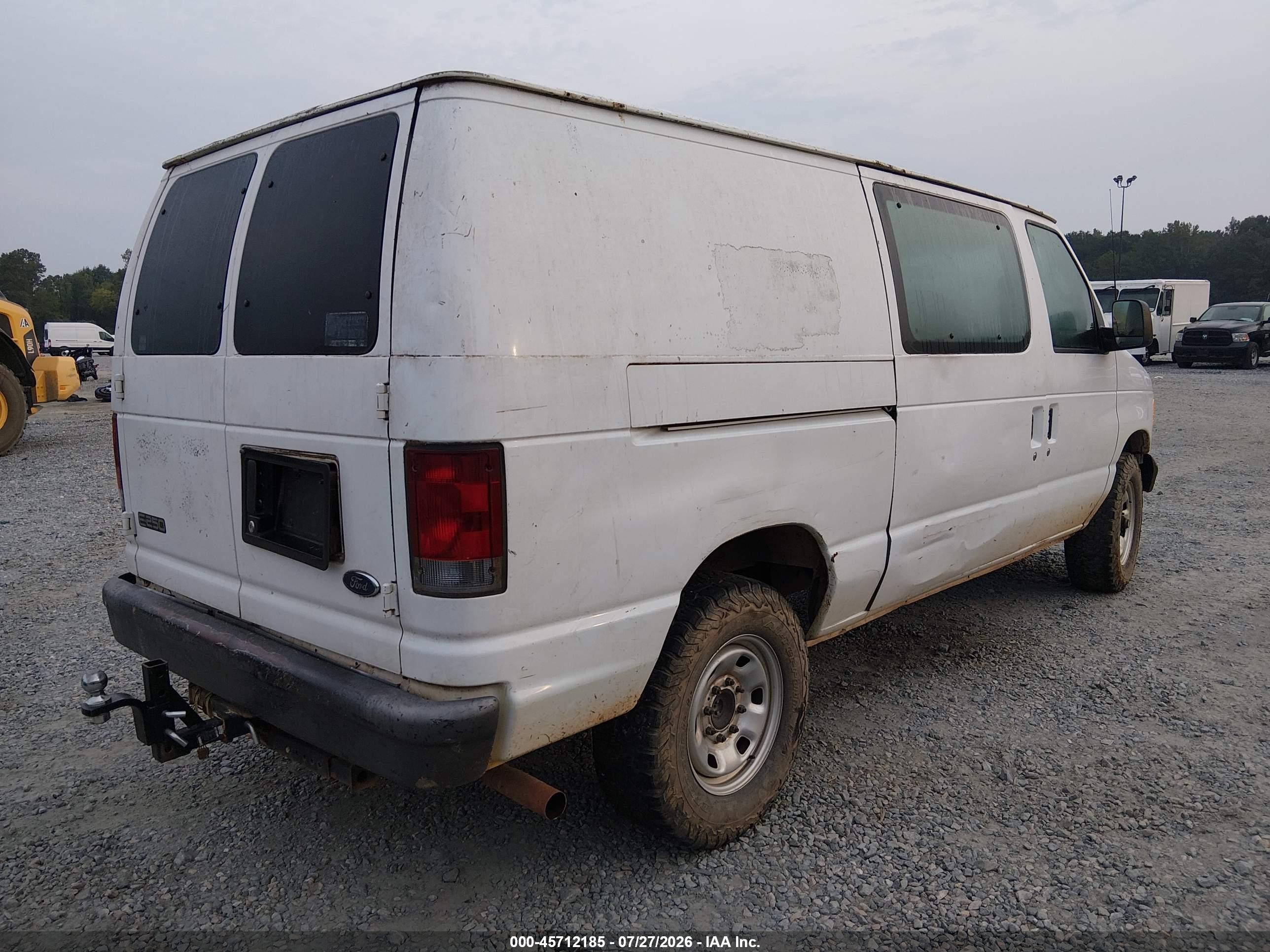2003 Ford E-250 Commercial/recreational White vin: 1FTNE24L93HA46262