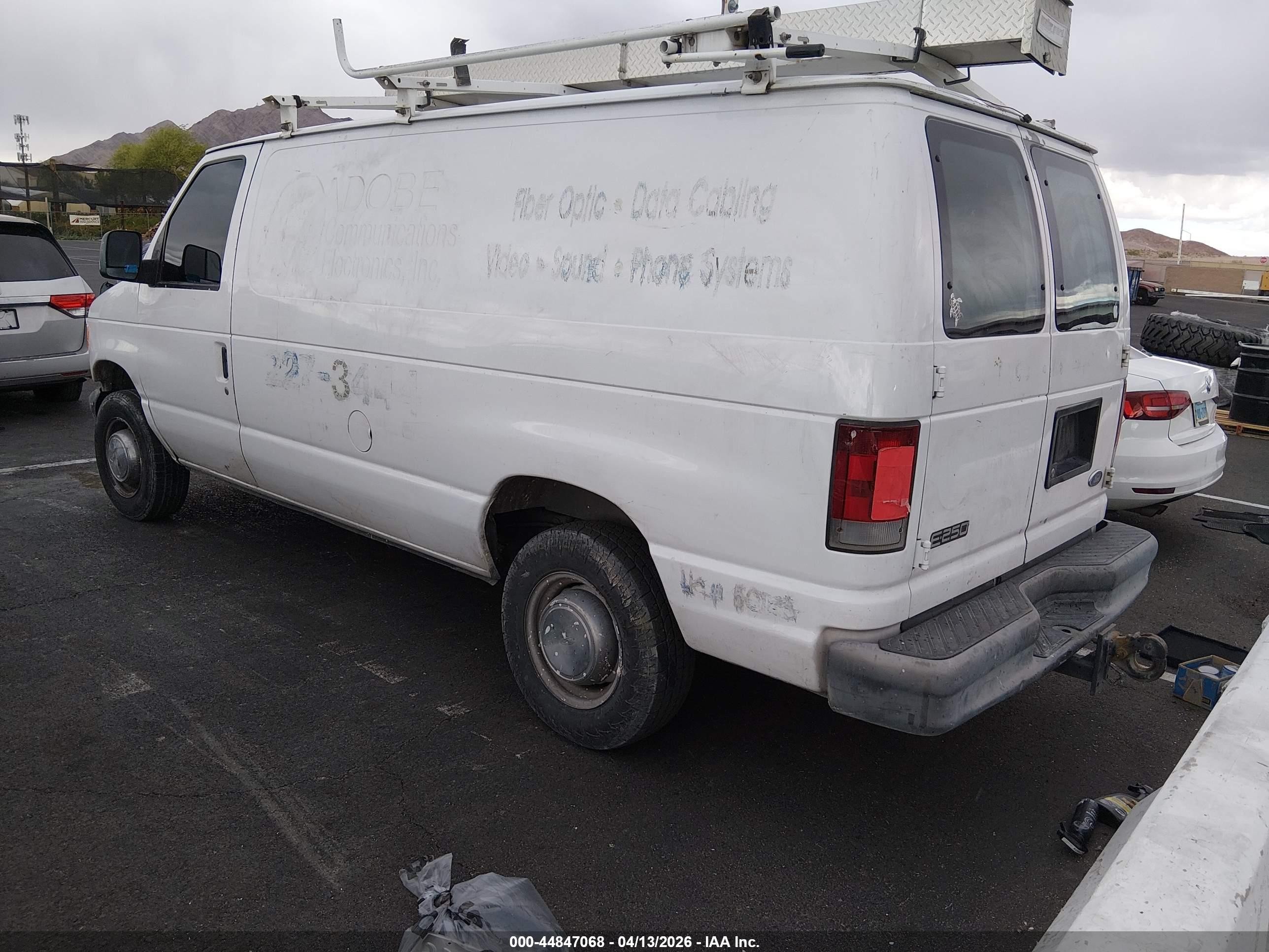 2005 Ford E-250 Commercial/recreational White vin: 1FTNE24L95HA10493
