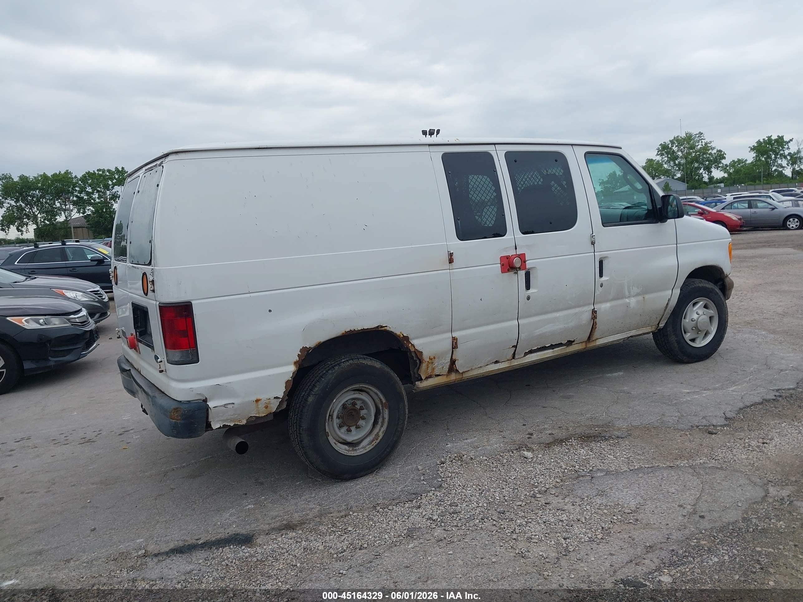 2007 Ford E-250 Commercial/recreational White vin: 1FTNE24L97DA70963