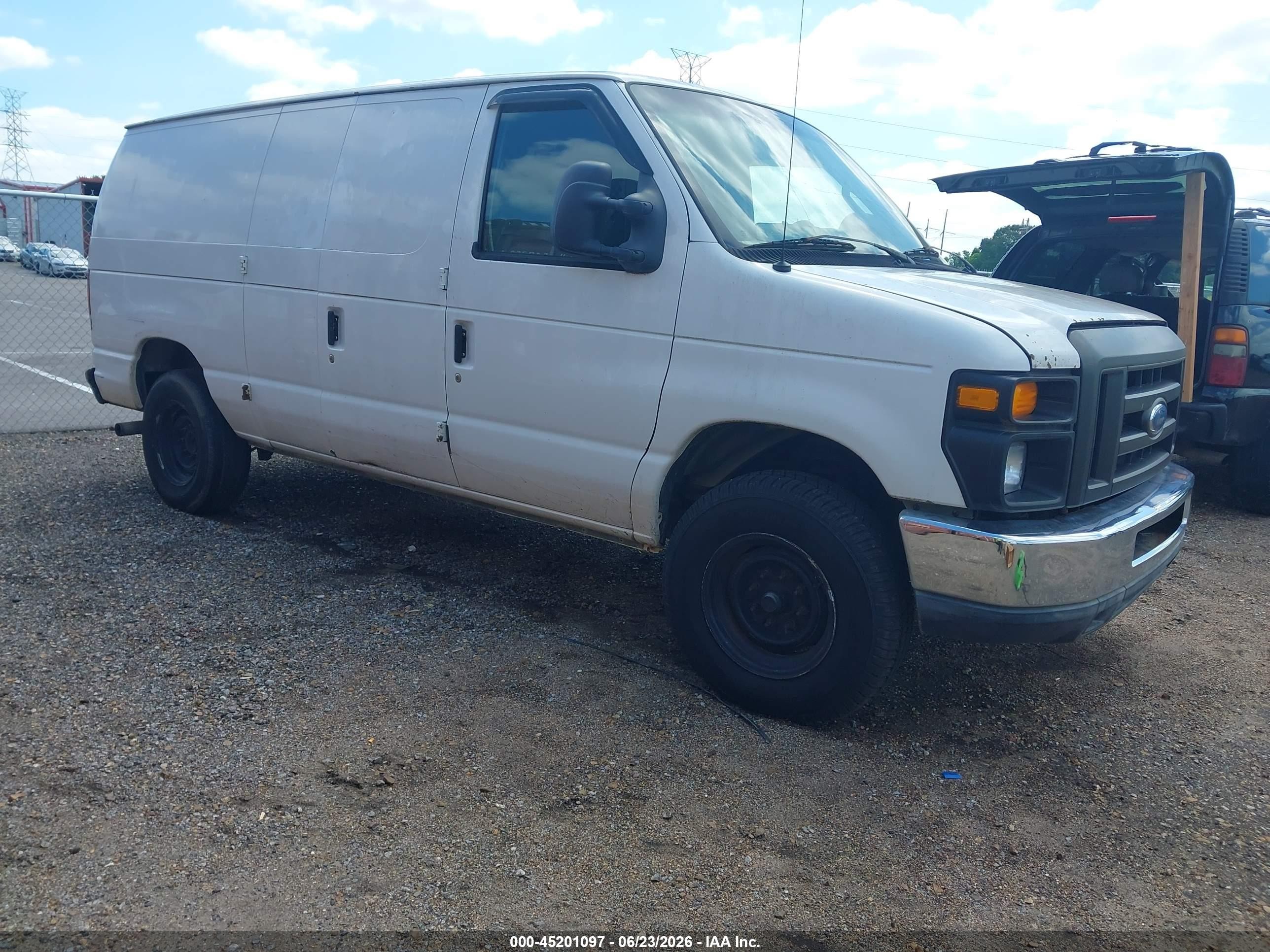 2008 Ford E-250 Commercial/recreational White vin: 1FTNE24L98DB00108