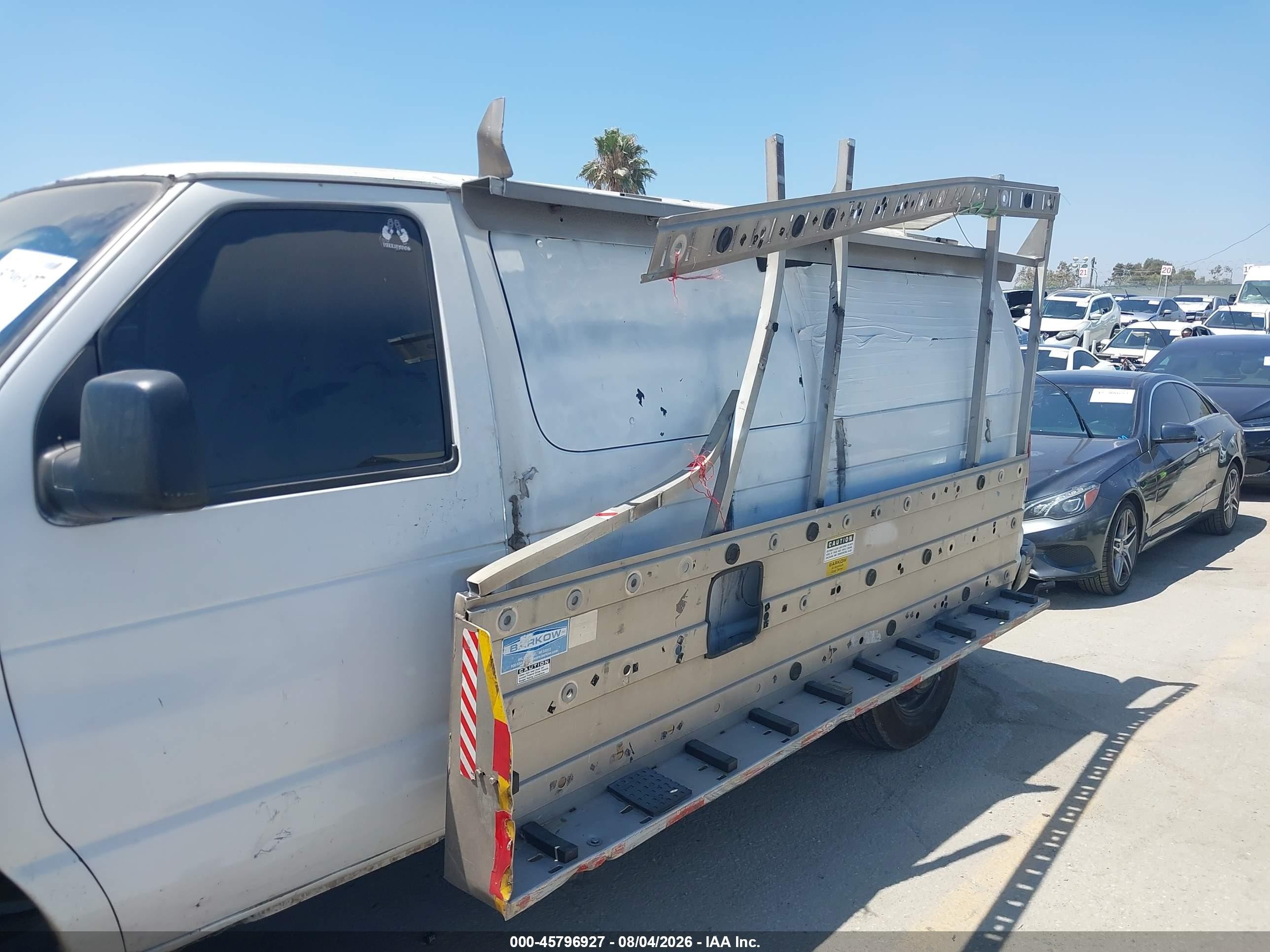 2000 Ford E-250 Yellow vin: 1FTNE24L9YHB13157