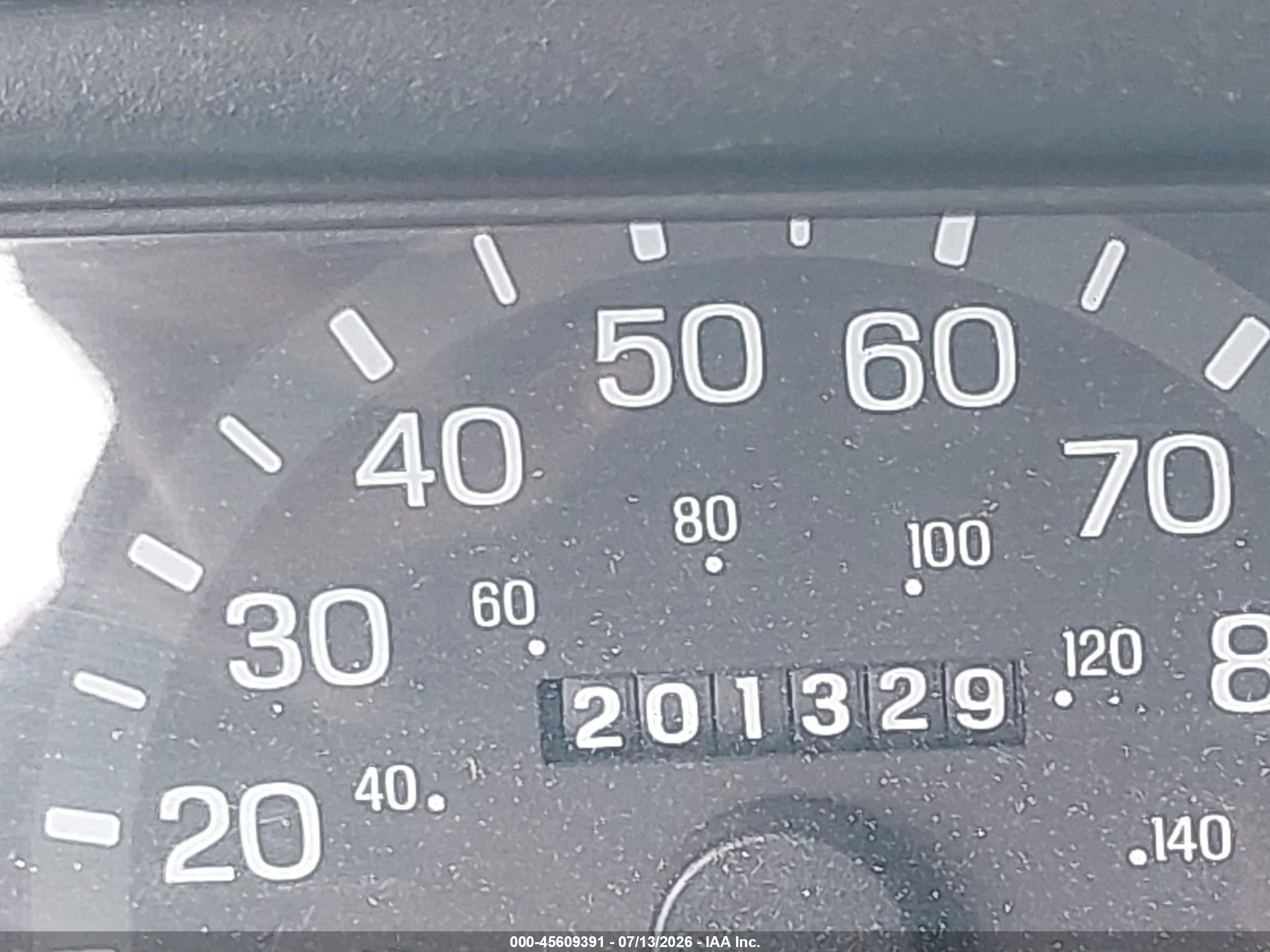 2001 Ford E-250 Commercial/recreational White vin: 1FTNE24LX1HA39849