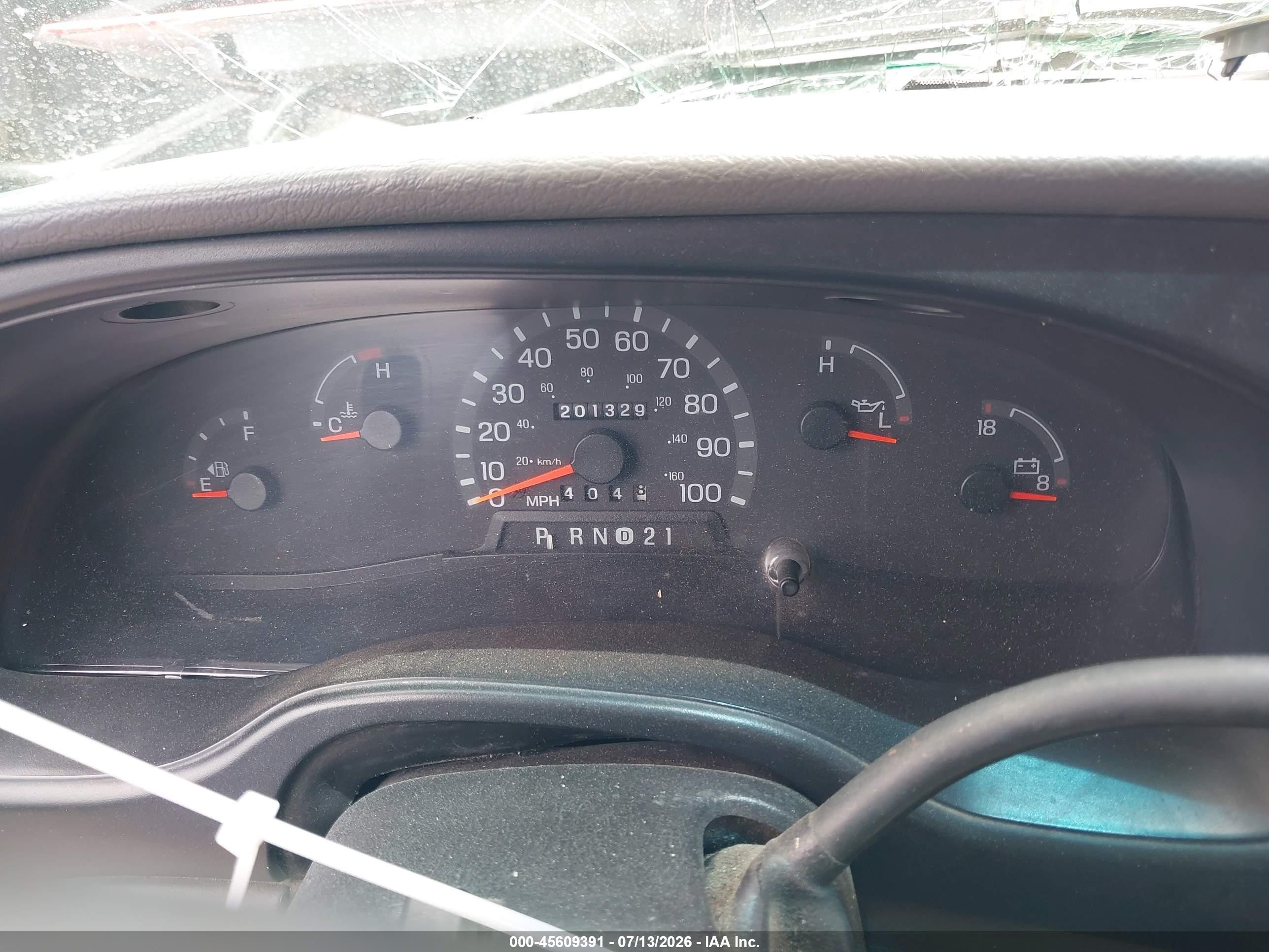 2001 Ford E-250 Commercial/recreational White vin: 1FTNE24LX1HA39849