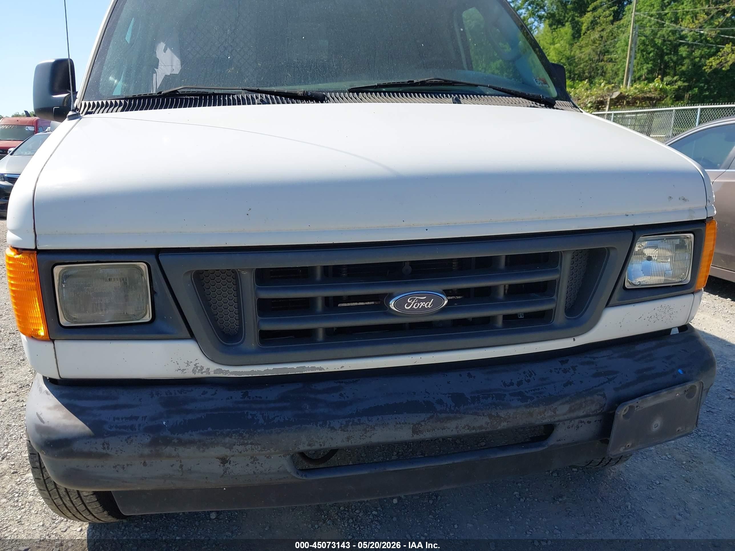 2003 Ford E-250 Commercial/recreational White vin: 1FTNE24LX3HB74929