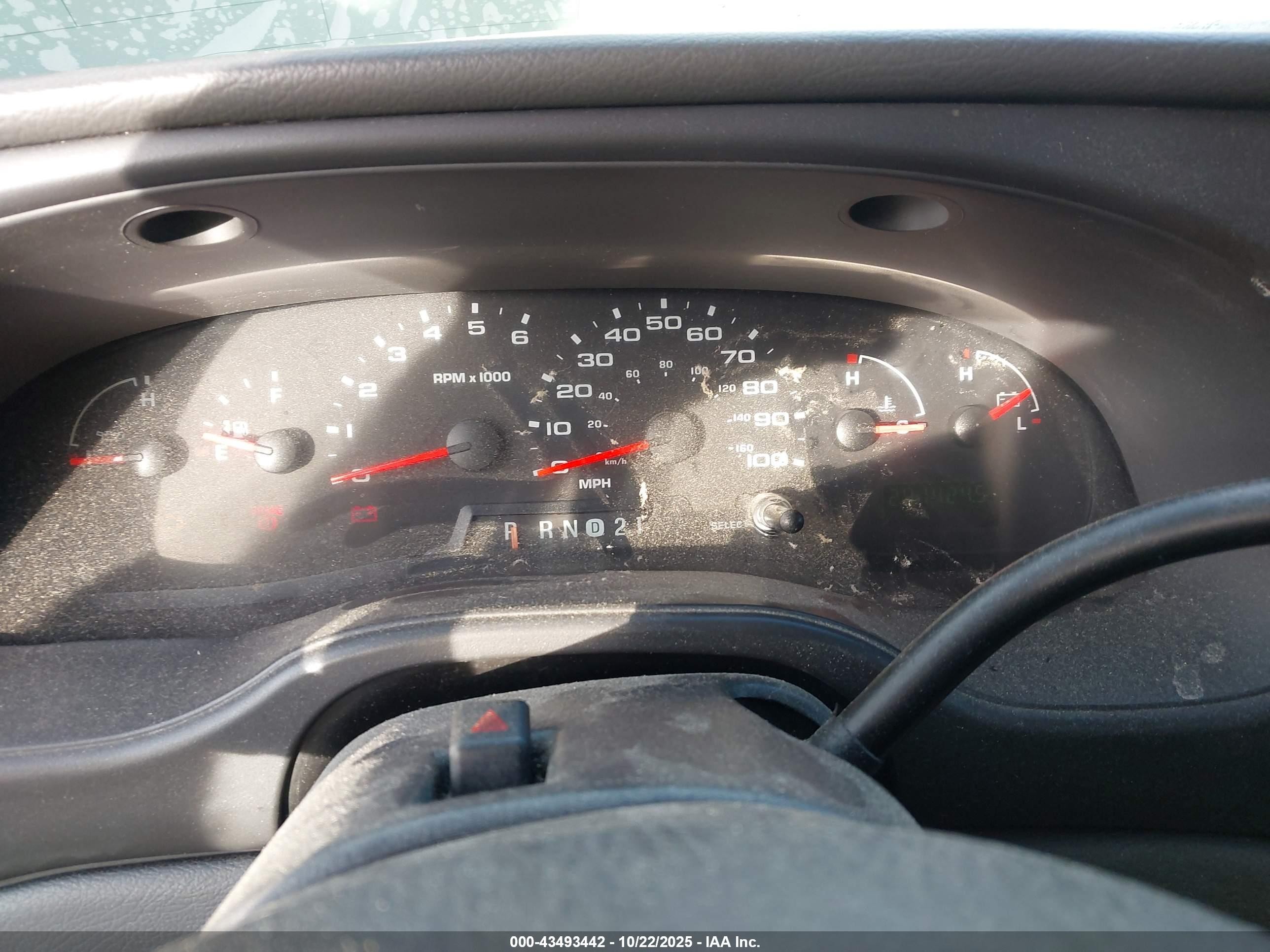 2004 Ford E-250 Commercial/recreational Белый vin: 1FTNE24LX4HA25275