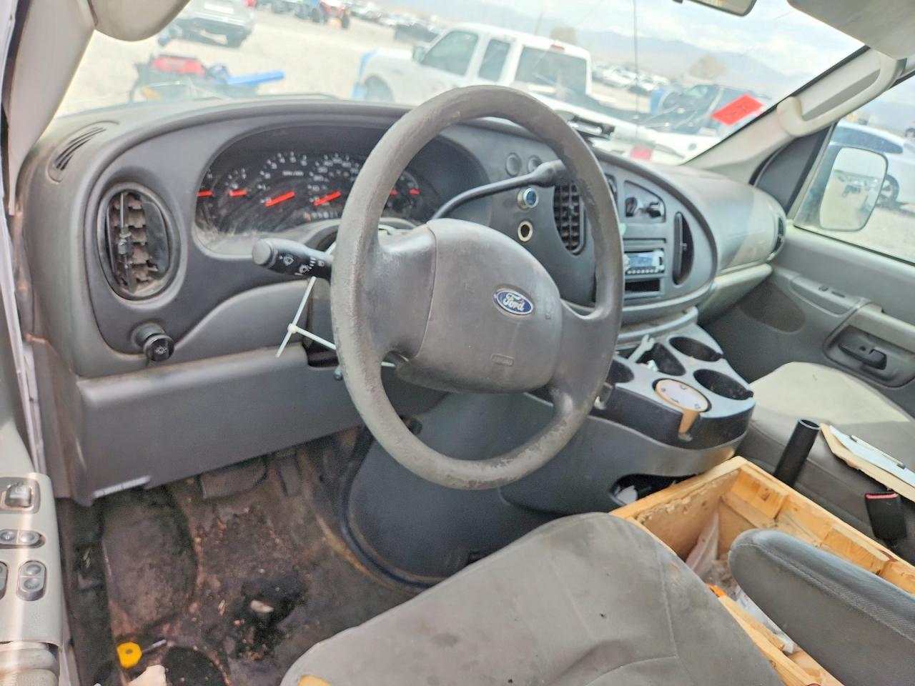 2007 Ford Econoline E250 Van White vin: 1FTNE24LX7DA68803