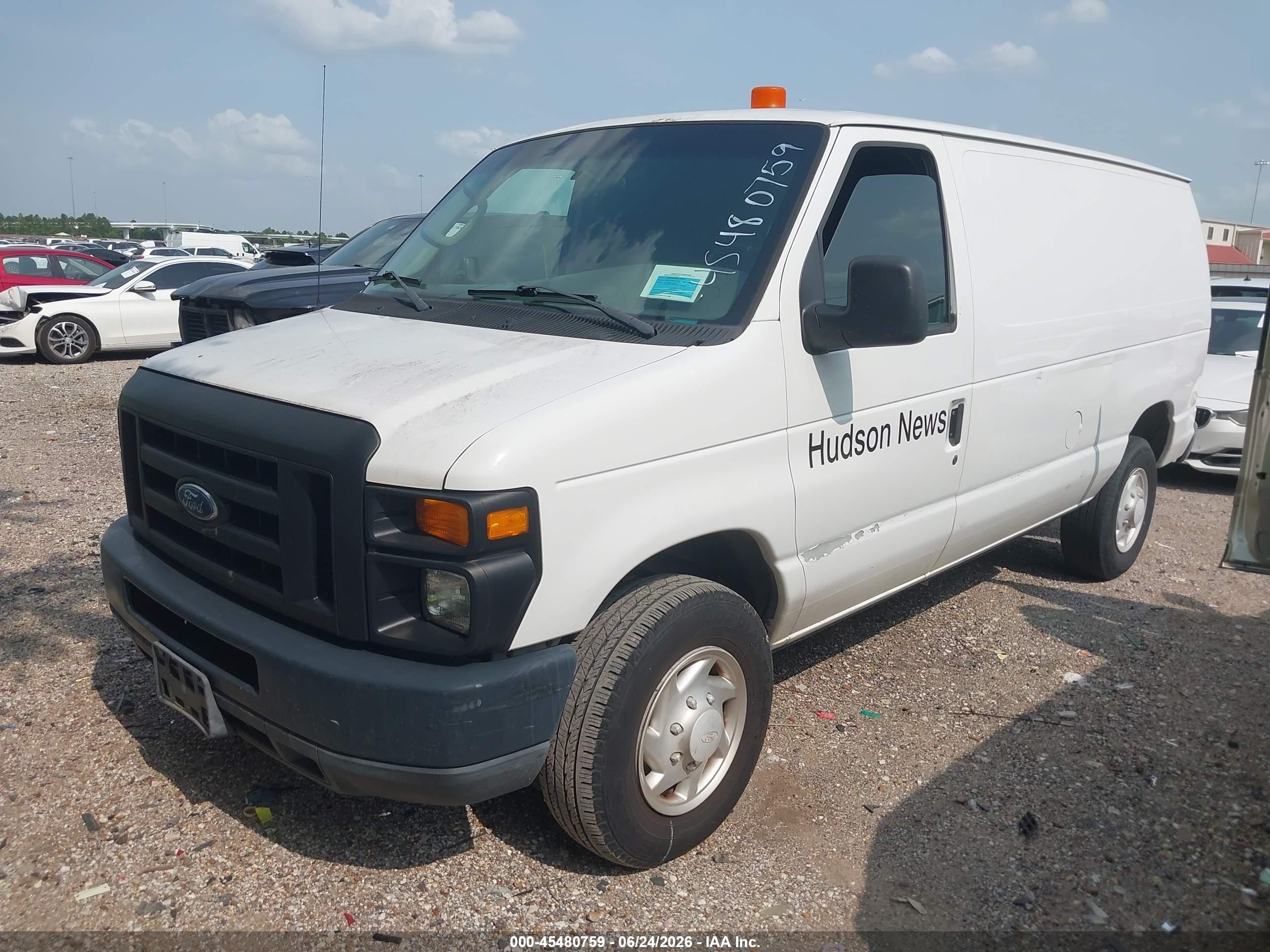 2008 Ford E-250 Commercial/recreational White vin: 1FTNE24LX8DA81407