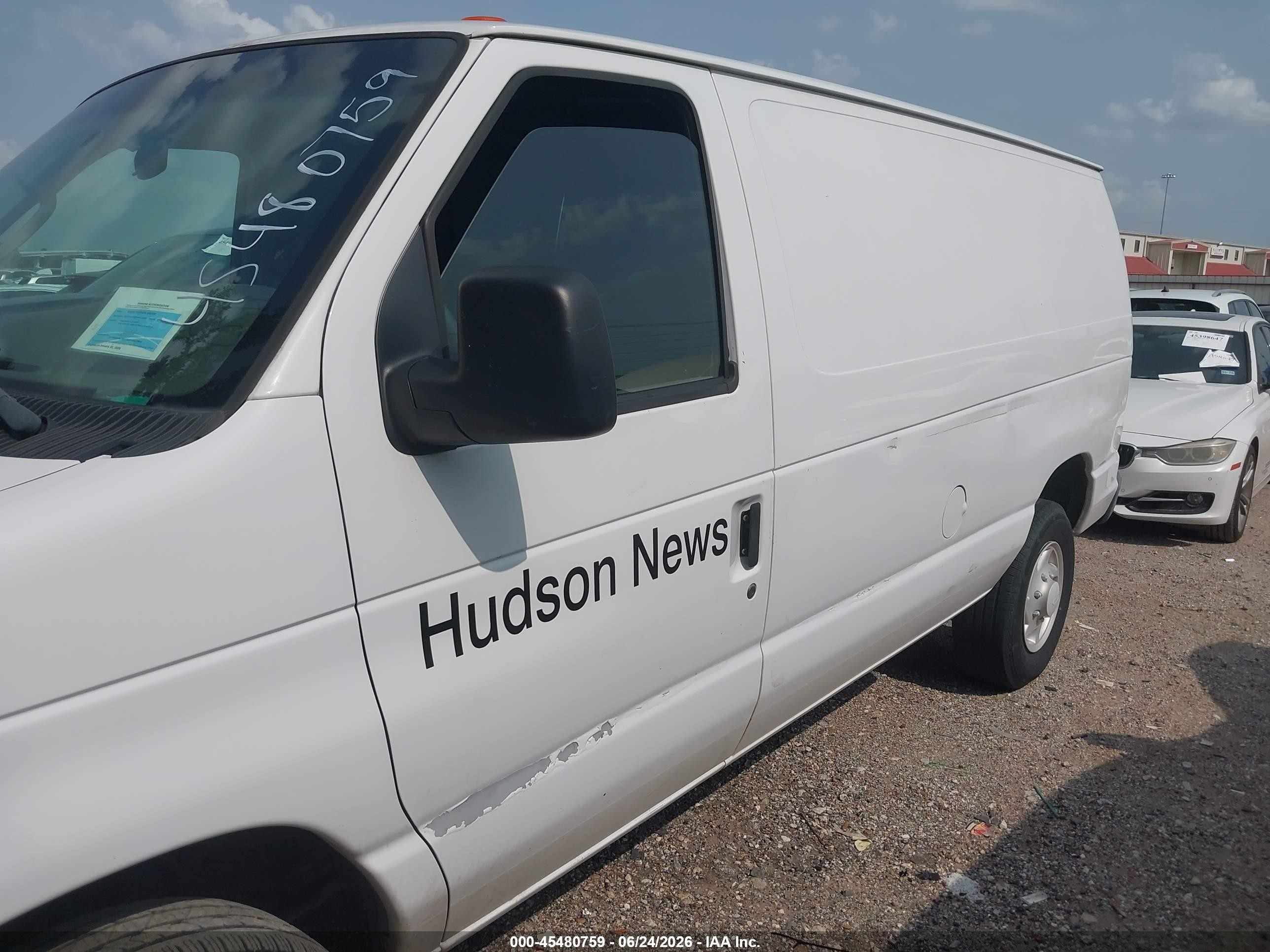 2008 Ford E-250 Commercial/recreational White vin: 1FTNE24LX8DA81407