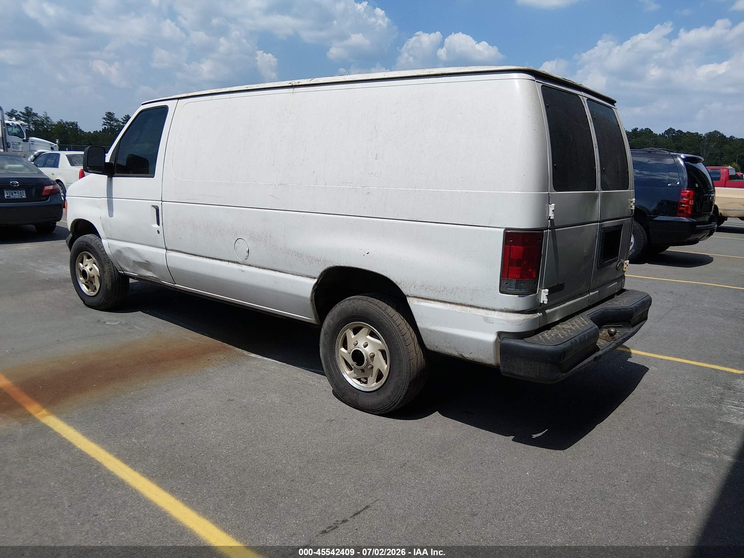 2005 Ford E-250 Commercial/recreational White vin: 1FTNE24W05HA43859