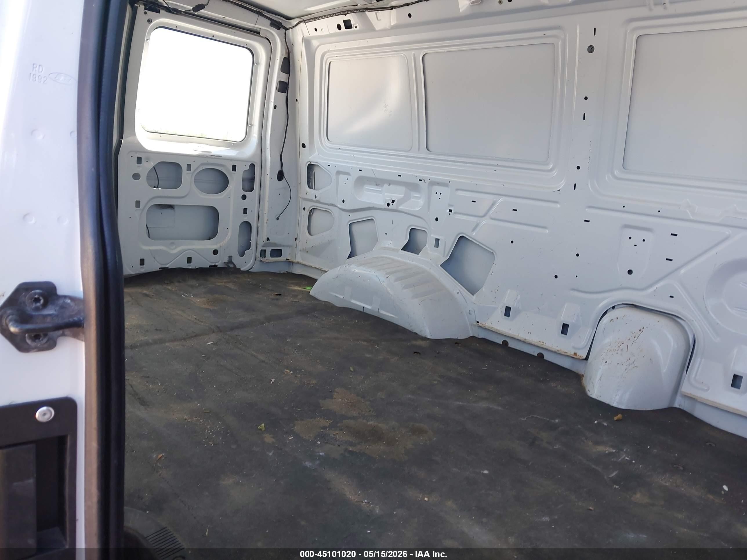 2006 Ford E-250 Commercial/recreational White vin: 1FTNE24W06DA45782