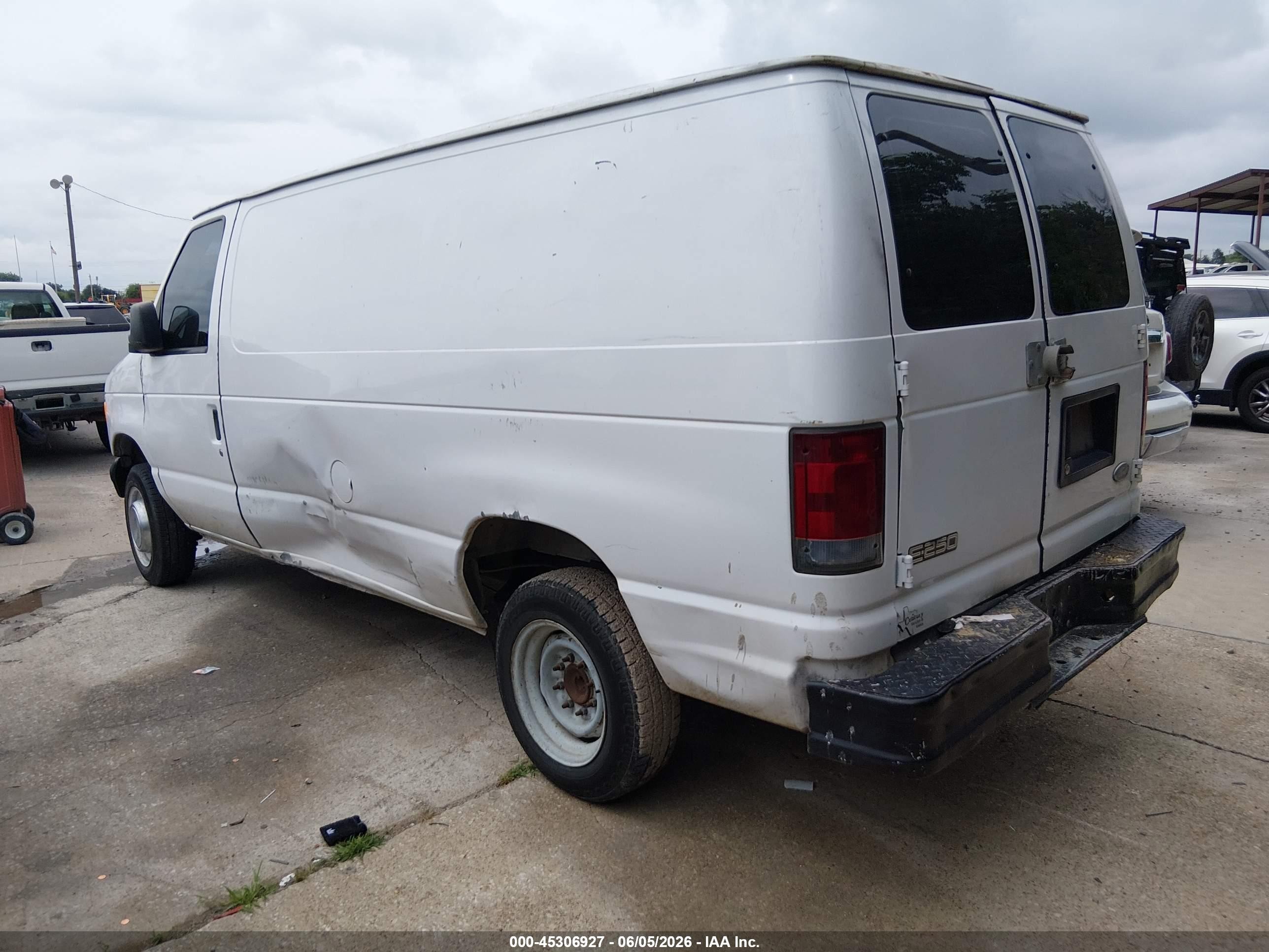 2005 Ford E-250 Commercial/recreational White vin: 1FTNE24W15HB18326