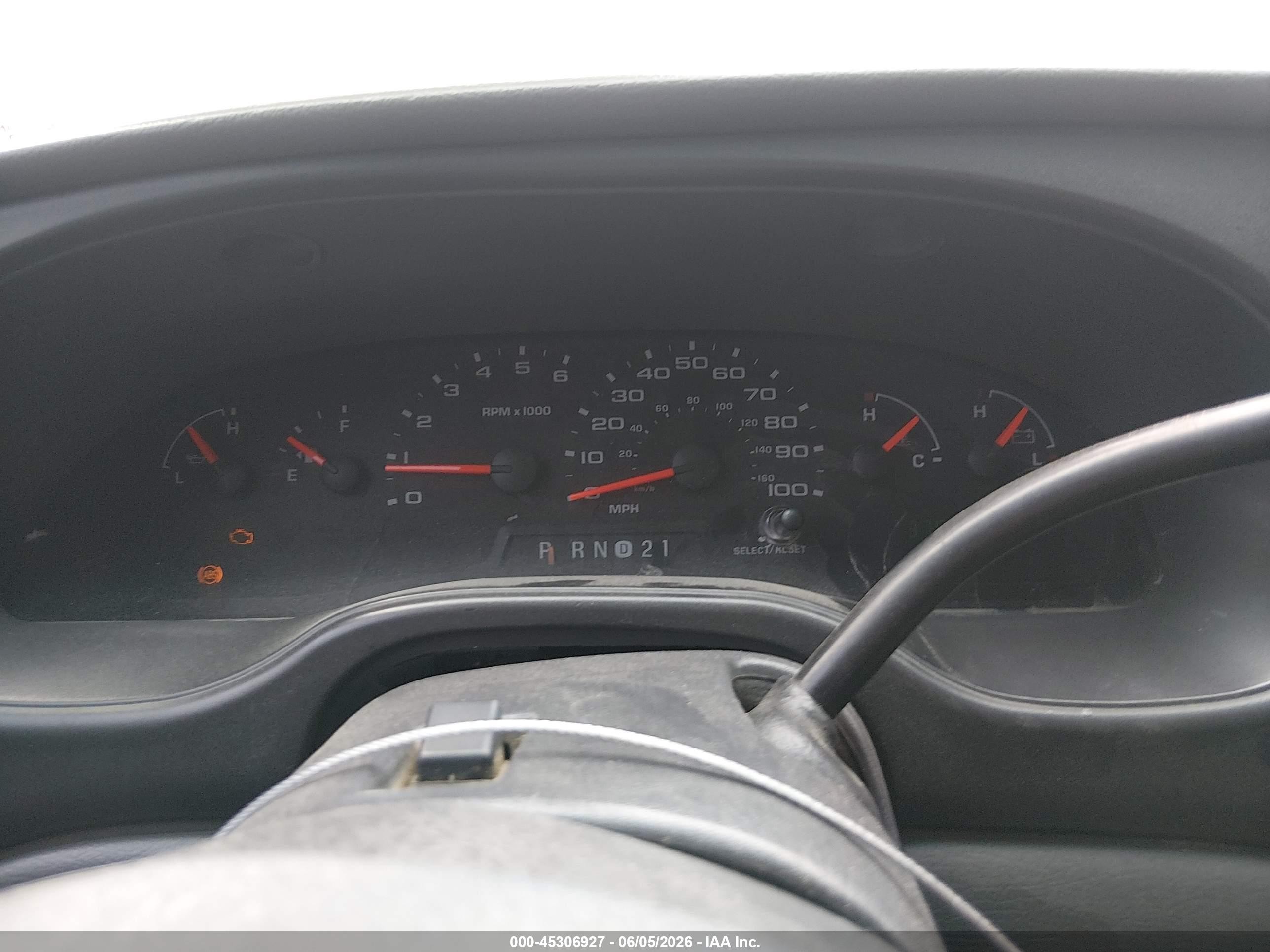 2005 Ford E-250 Commercial/recreational White vin: 1FTNE24W15HB18326