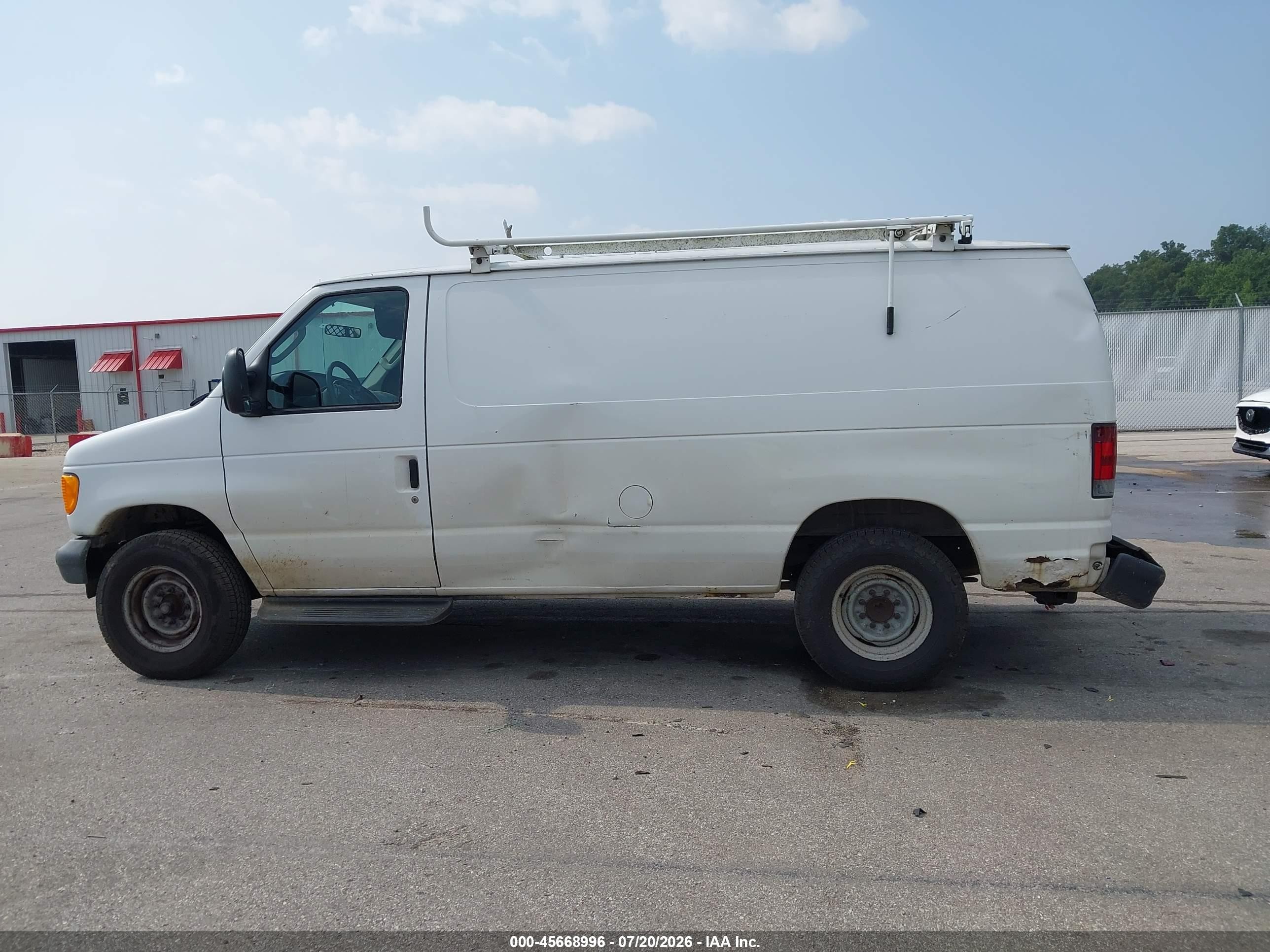 2007 Ford E-250 Commercial/recreational White vin: 1FTNE24W17DA46537