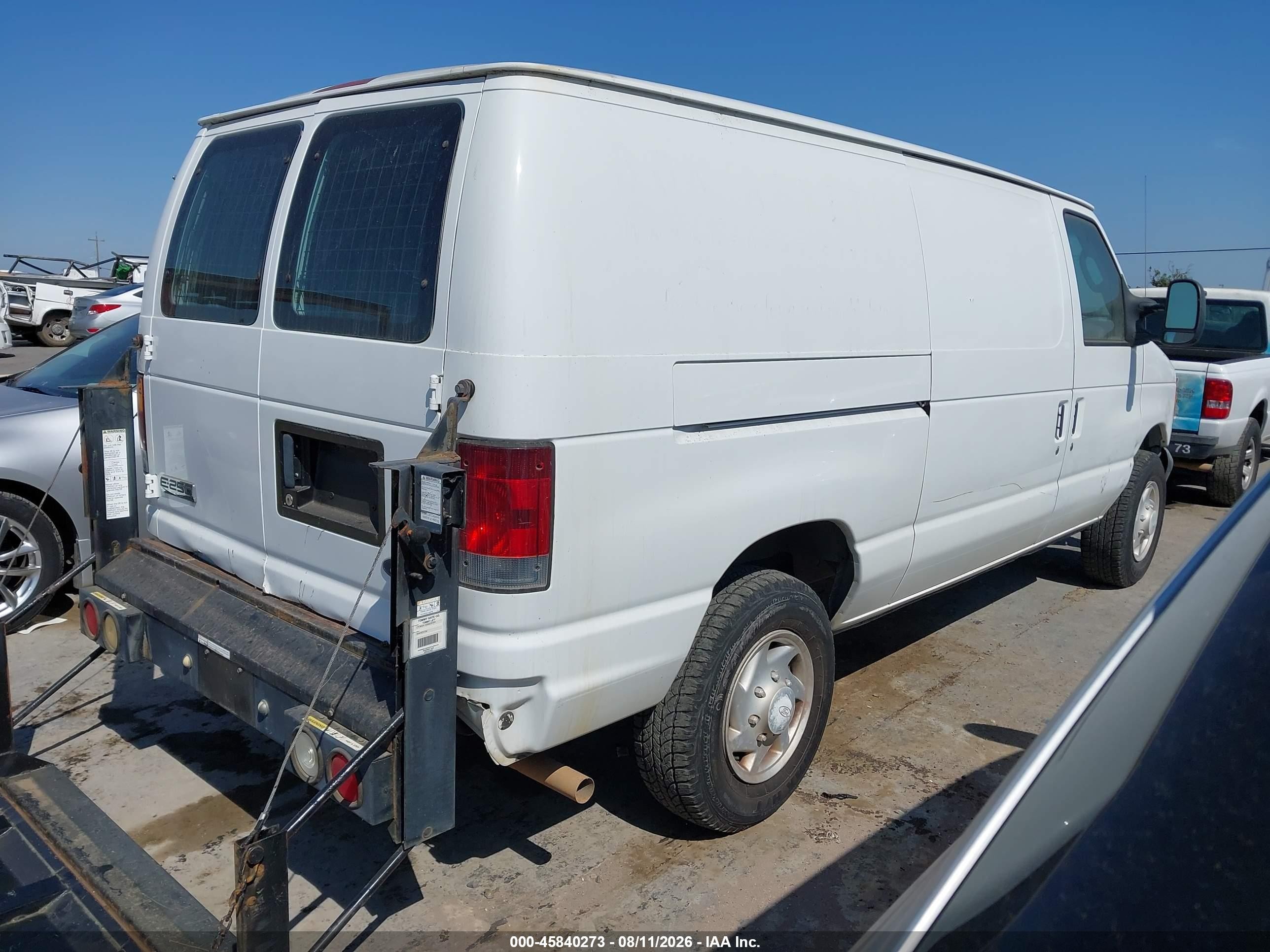 2007 Ford E-250 Commercial/recreational White vin: 1FTNE24W17DB26694