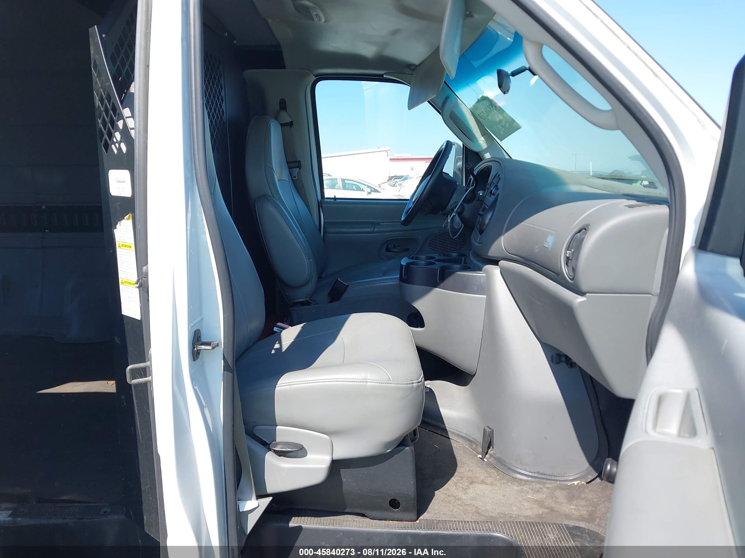 2007 Ford E-250 Commercial/recreational White vin: 1FTNE24W17DB26694