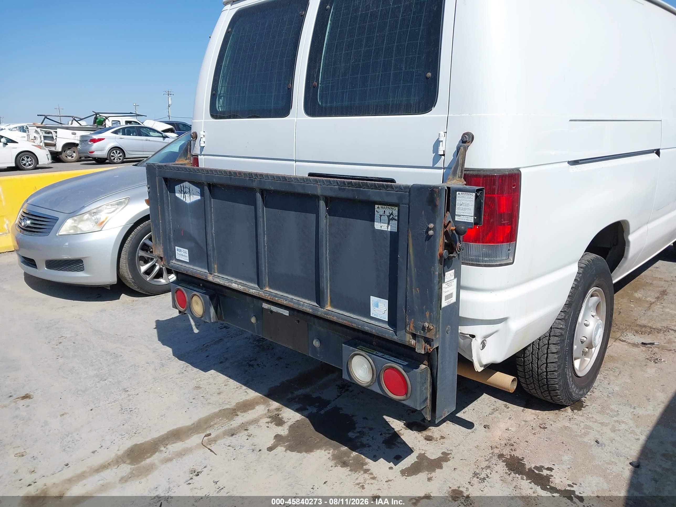 2007 Ford E-250 Commercial/recreational White vin: 1FTNE24W17DB26694
