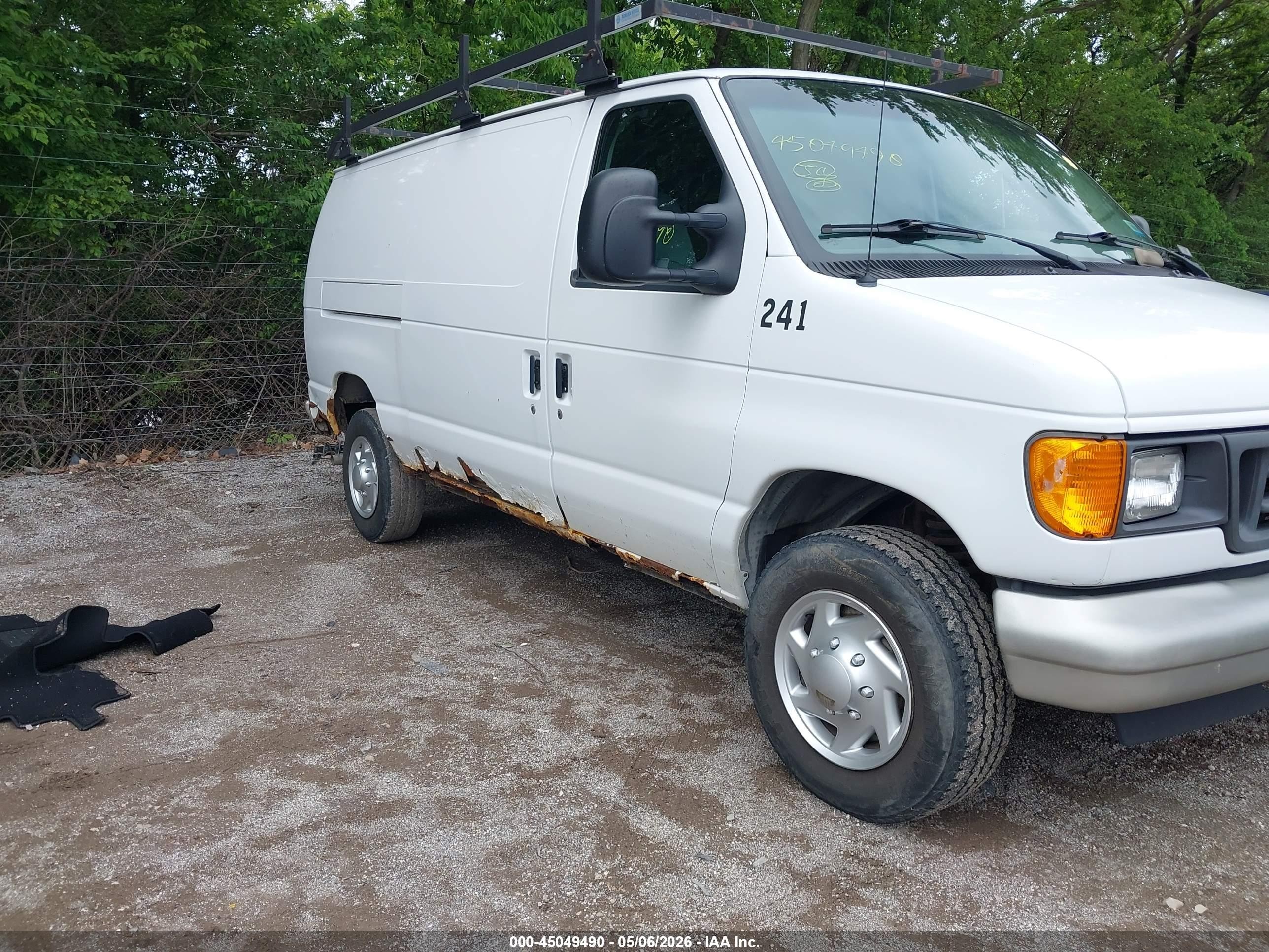 2007 Ford E-250 Commercial/recreational White vin: 1FTNE24W27DA08735
