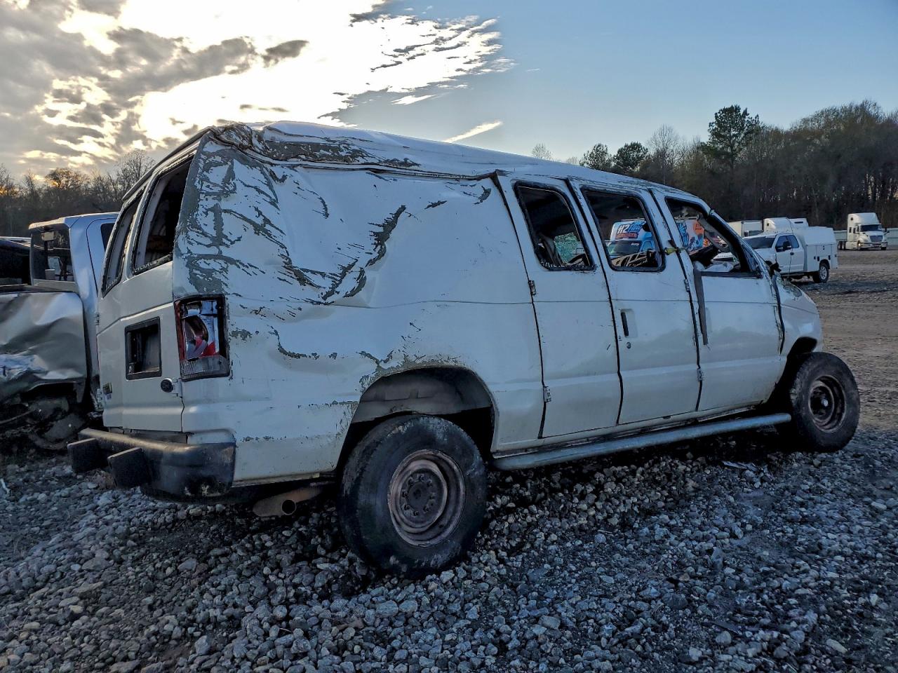 2008 Ford Econoline E250 Van White vin: 1FTNE24W28DA67902