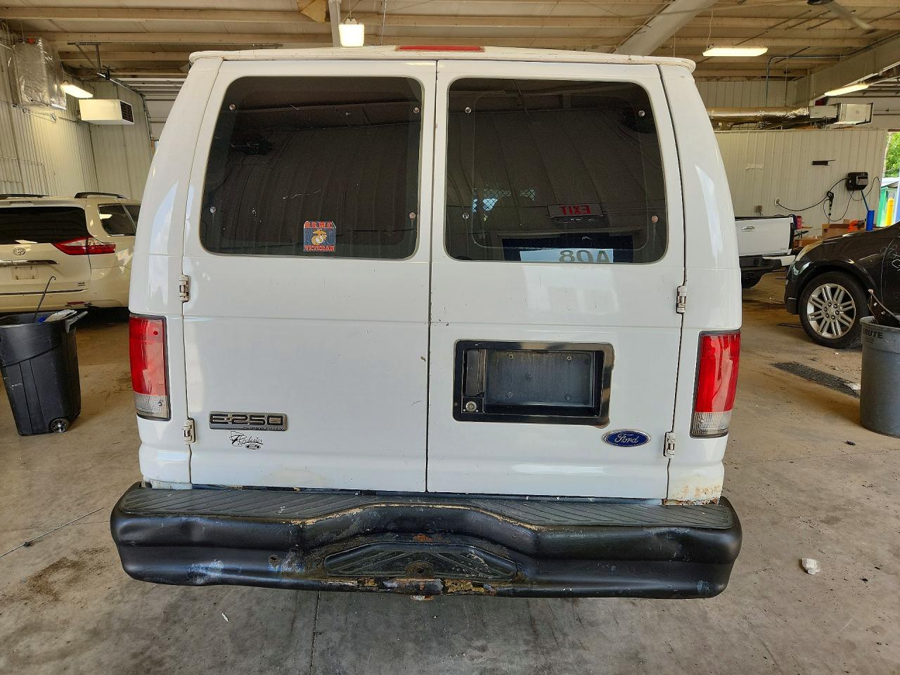 2008 Ford Econoline E250 Van White vin: 1FTNE24W28DA92556