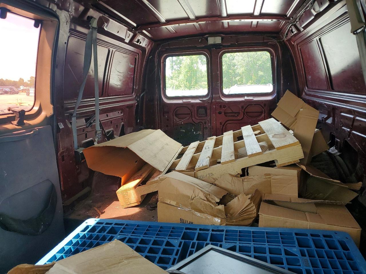 2004 Ford Econoline E250 Van Burgundy vin: 1FTNE24W34HB52170