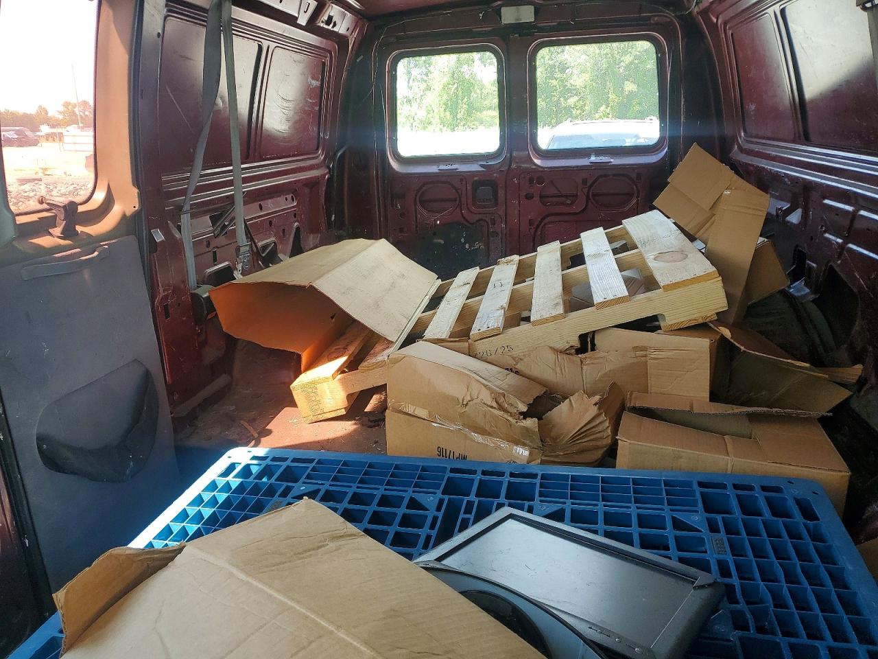2004 Ford Econoline E250 Van Burgundy vin: 1FTNE24W34HB52170