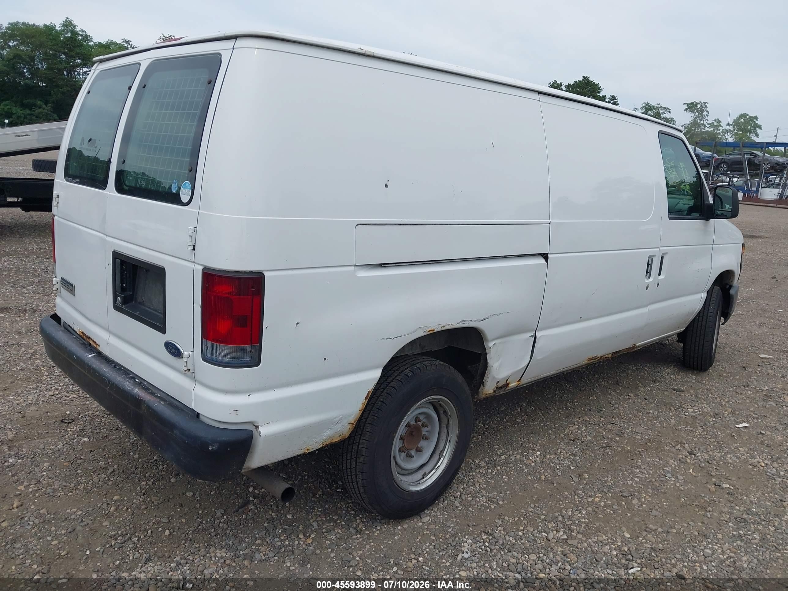 2008 Ford E-250 Commercial/recreational White vin: 1FTNE24W38DA31555