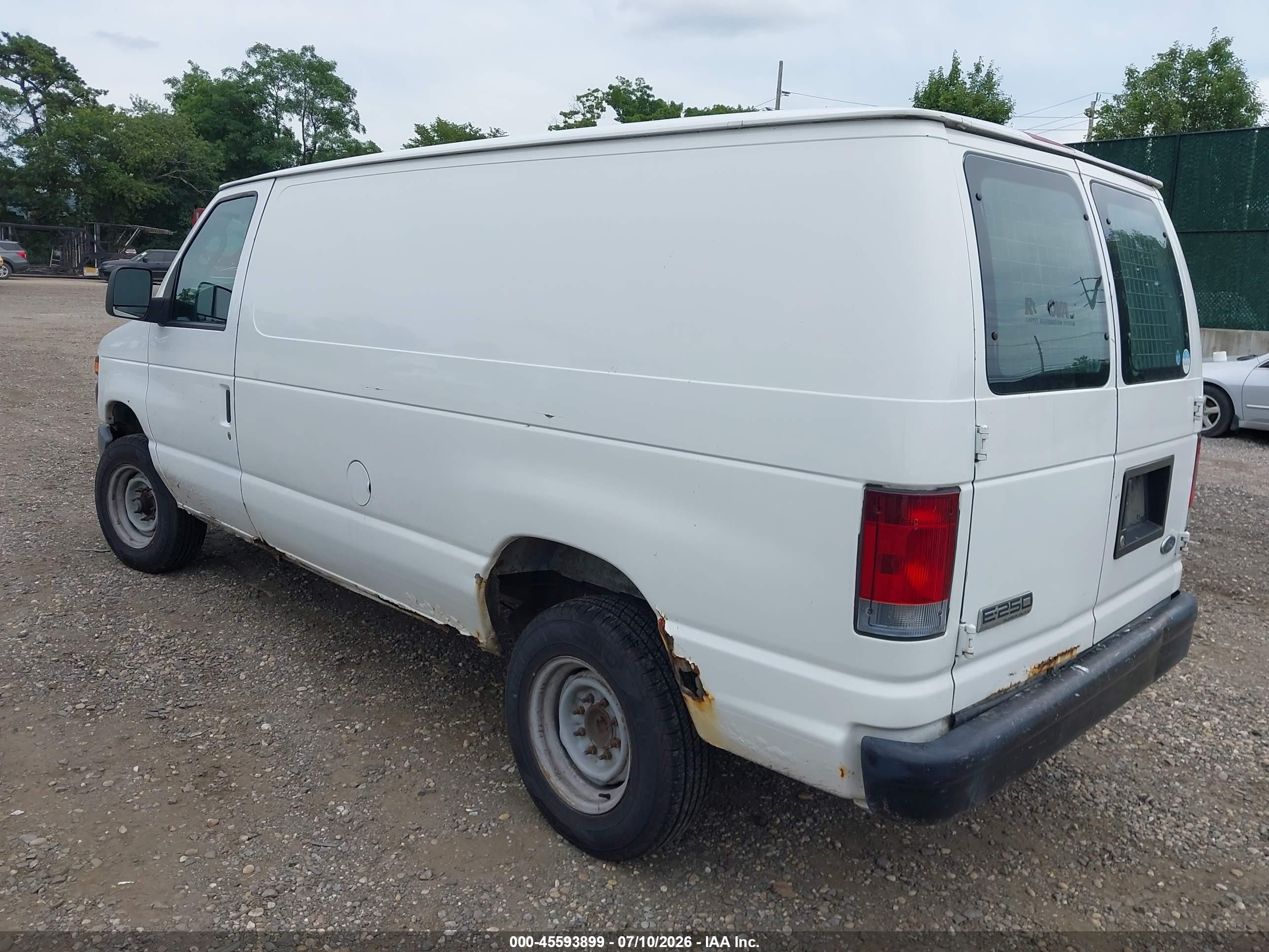 2008 Ford E-250 Commercial/recreational White vin: 1FTNE24W38DA31555