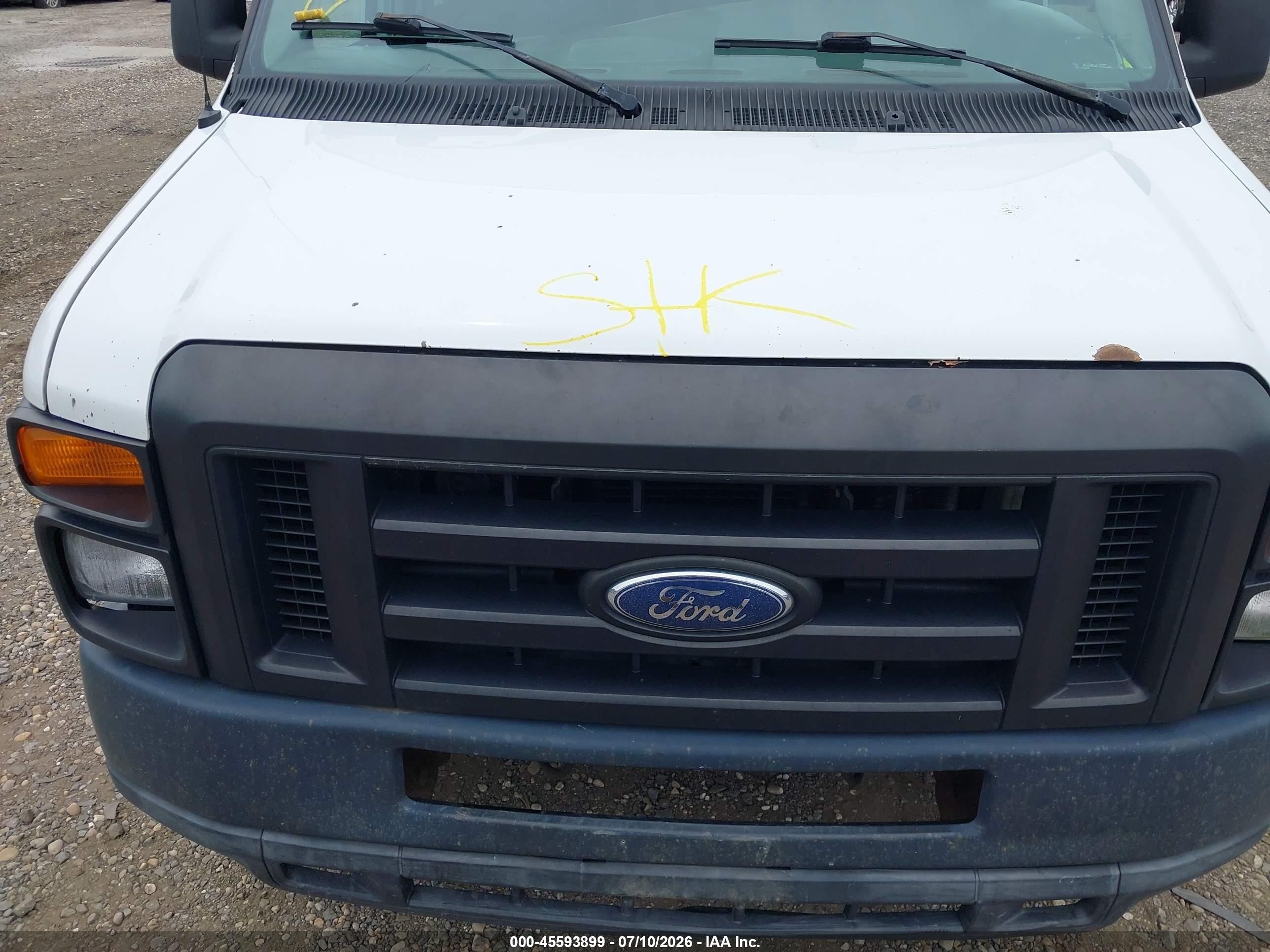2008 Ford E-250 Commercial/recreational White vin: 1FTNE24W38DA31555